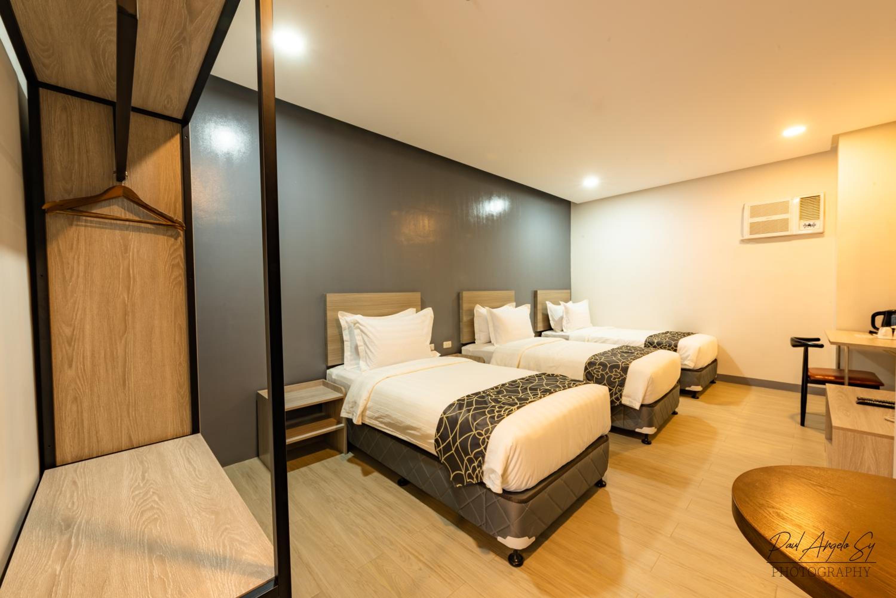 Deluxe Family Room - Photo 8