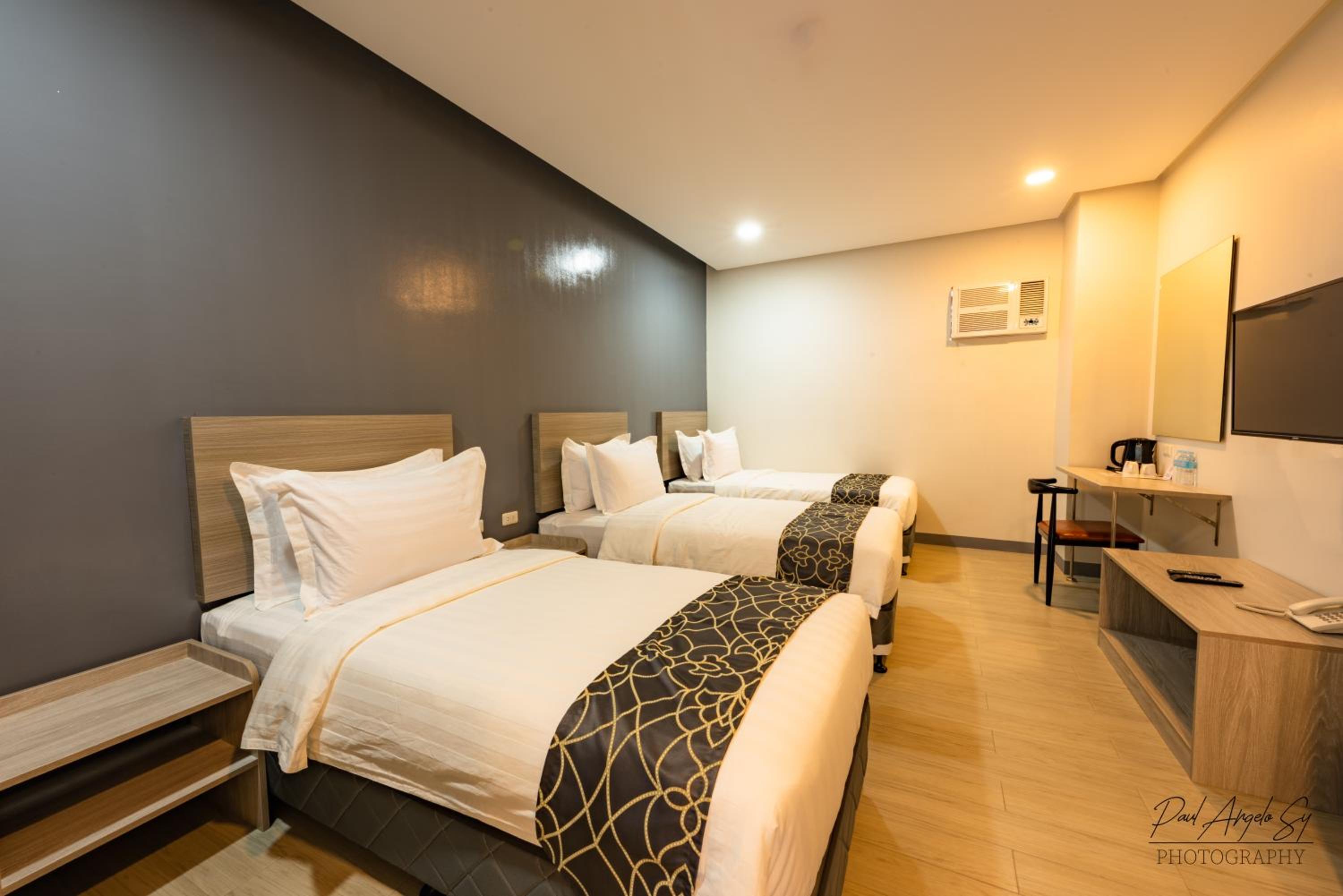 Deluxe Family Room - Photo 6