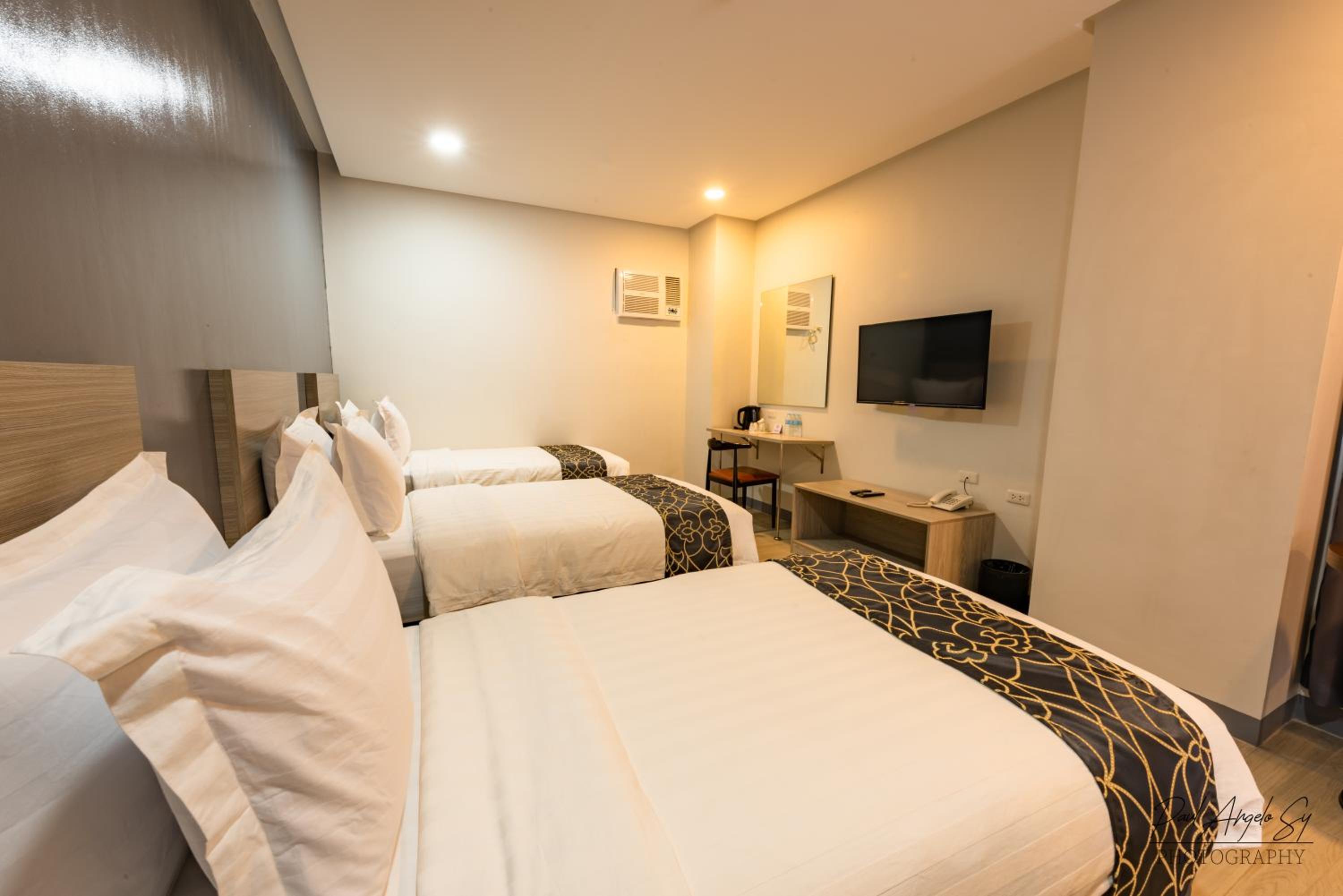 Deluxe Family Room - Photo 5