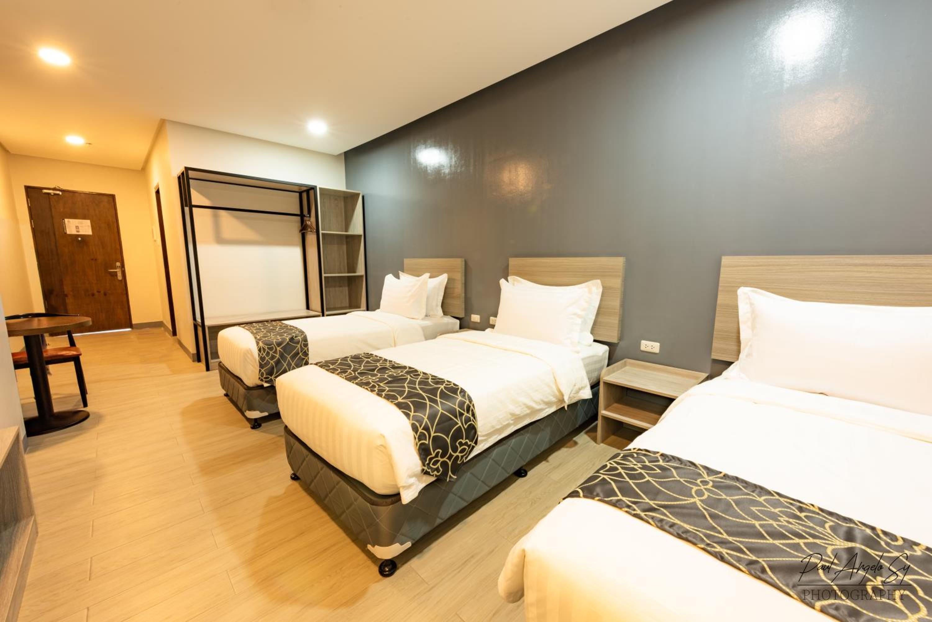 Deluxe Family Room - Photo 1