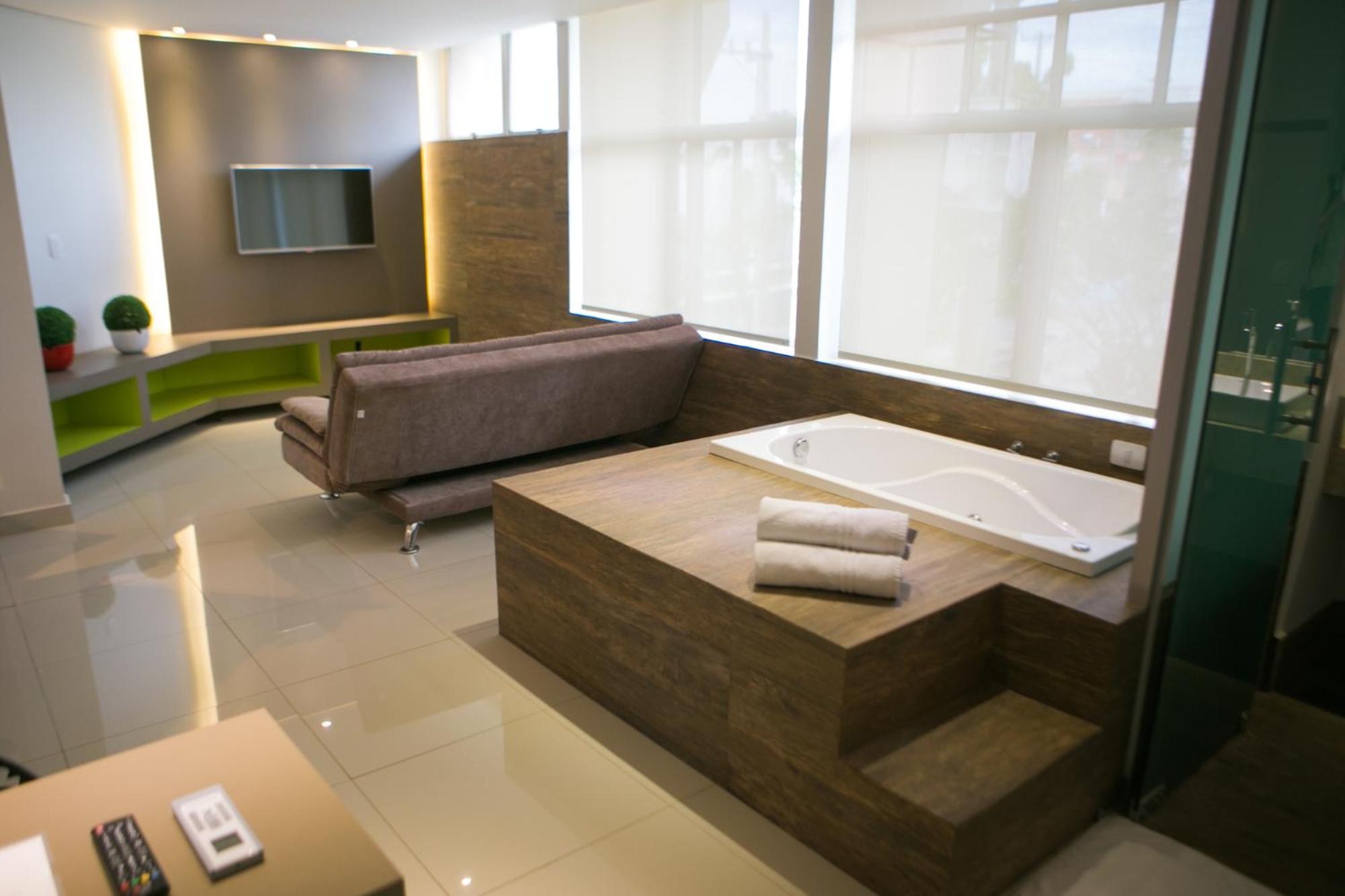 King Suite with Spa Bath photo 2