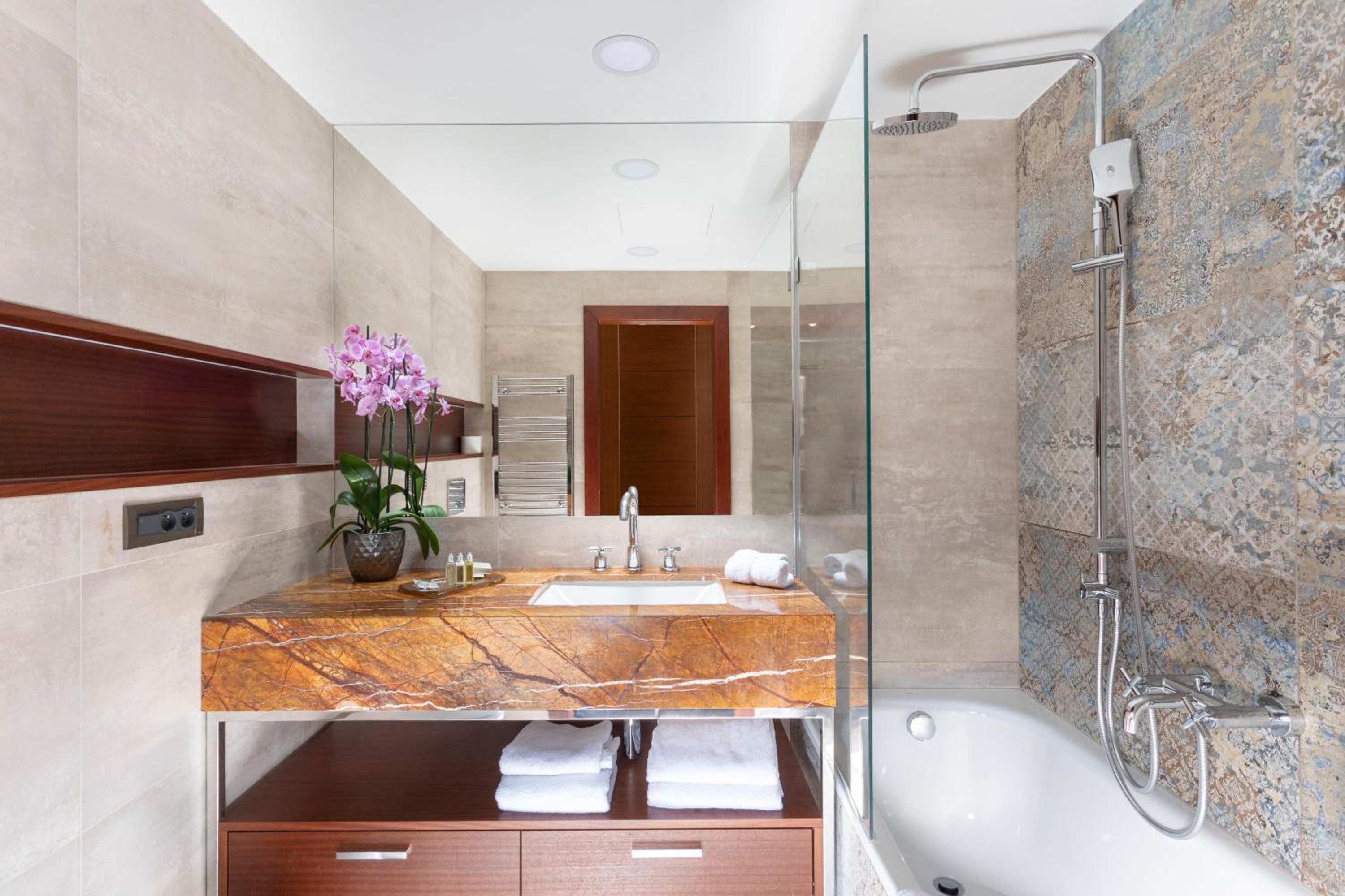 Superior Double or Twin Room - Photo 2