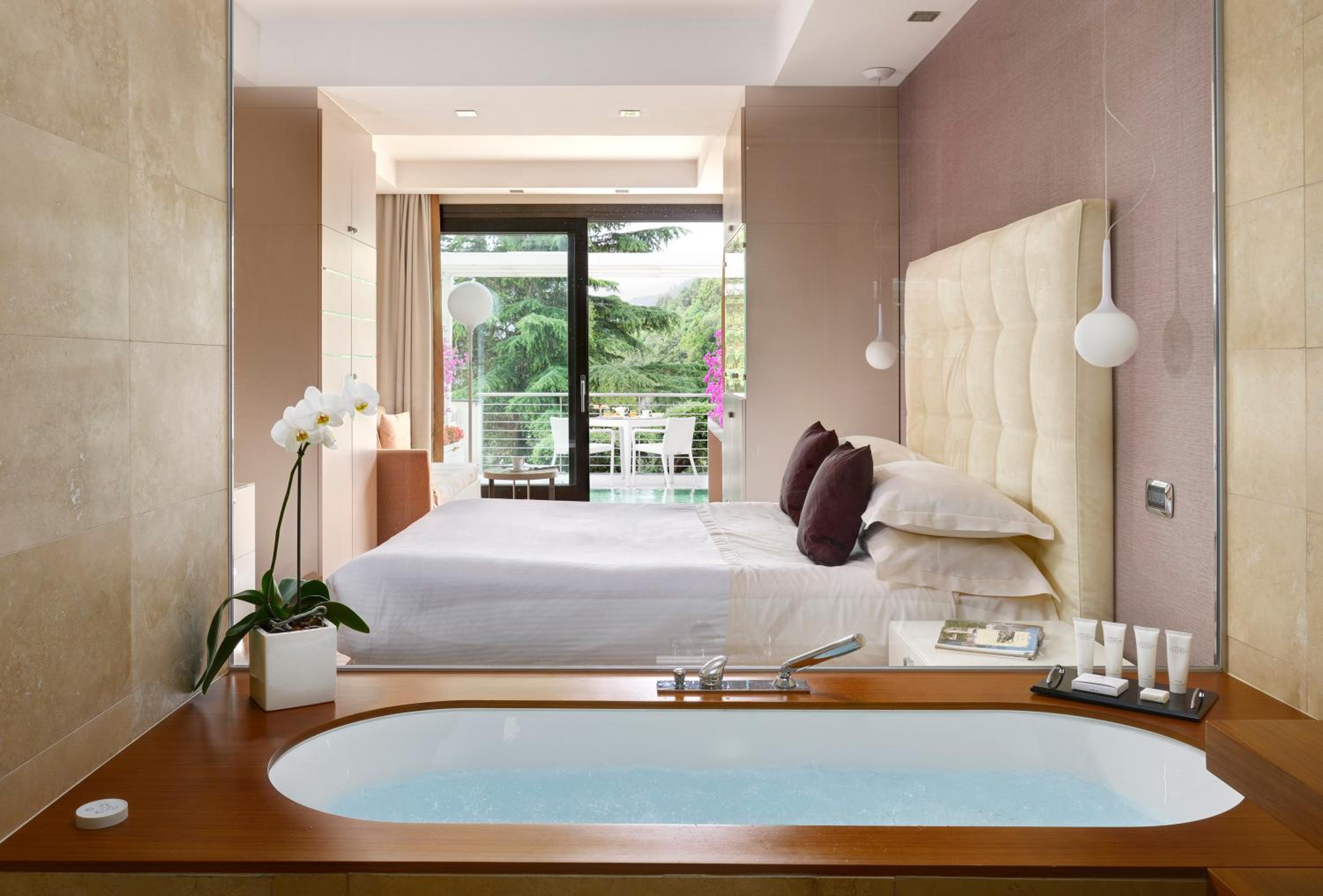Junior Suite with Hot Tub - Photo 1