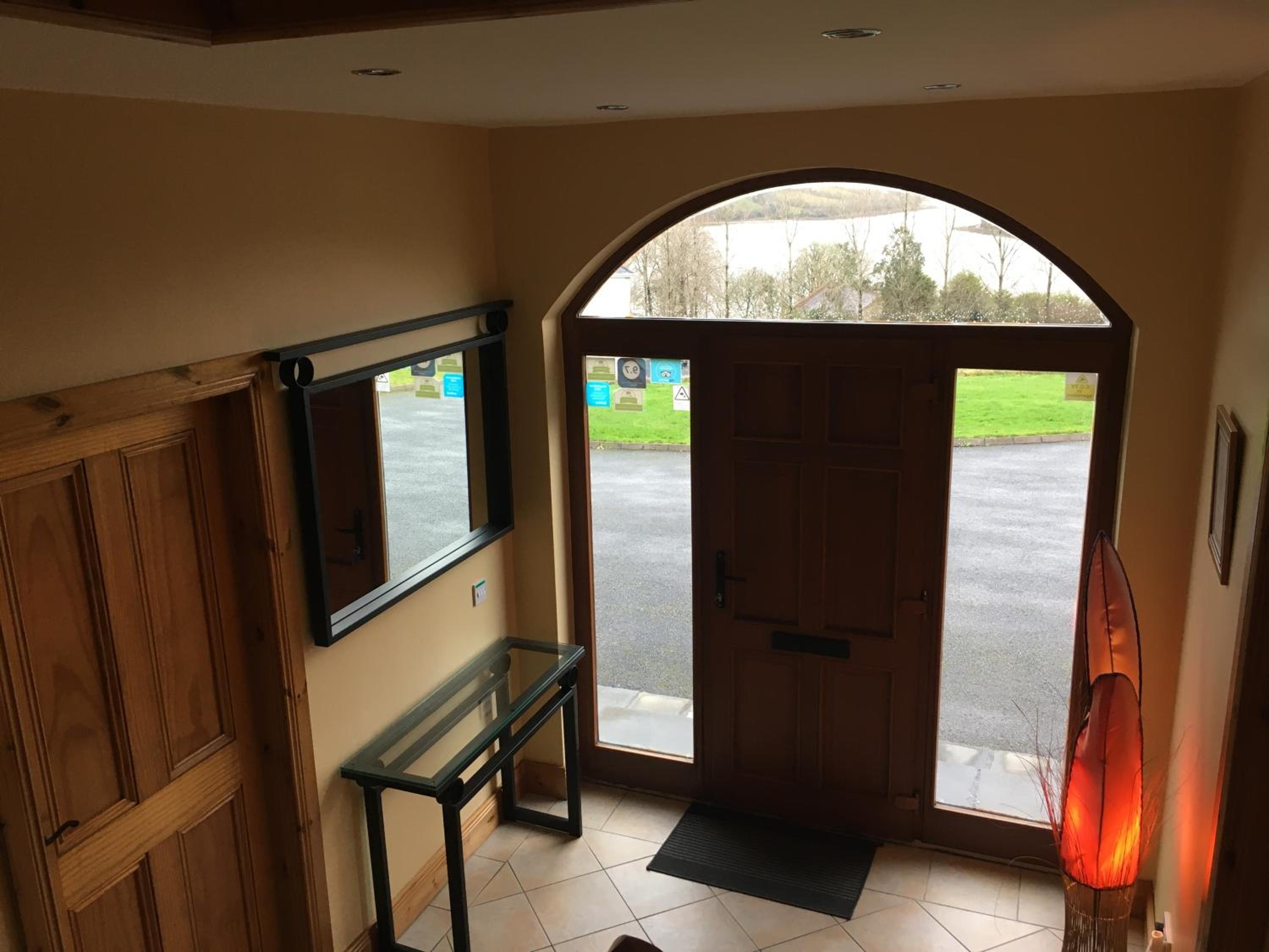 Three-Bedroom House - Photo 10