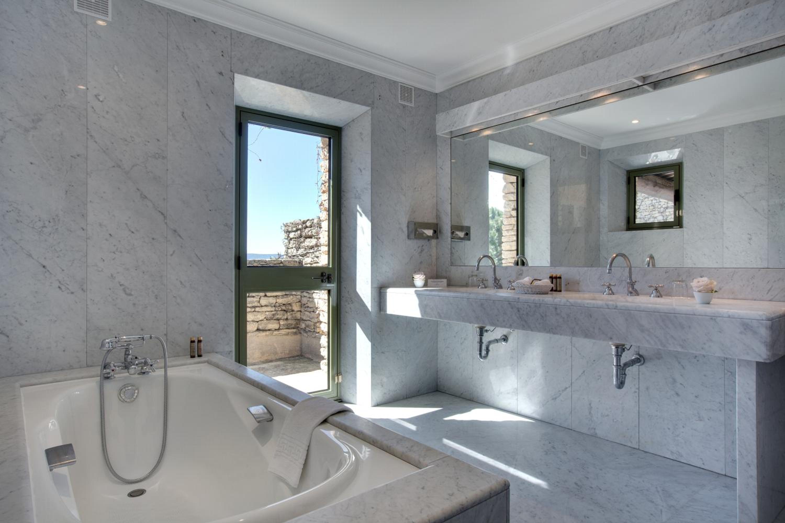Suite Junior with Terrace photo 2