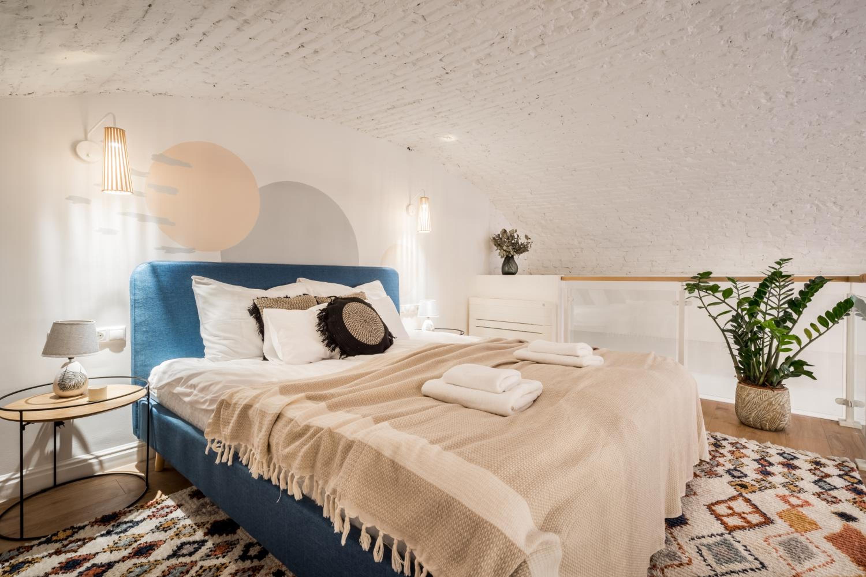 Elegant Boho Chic Home - Photo 17