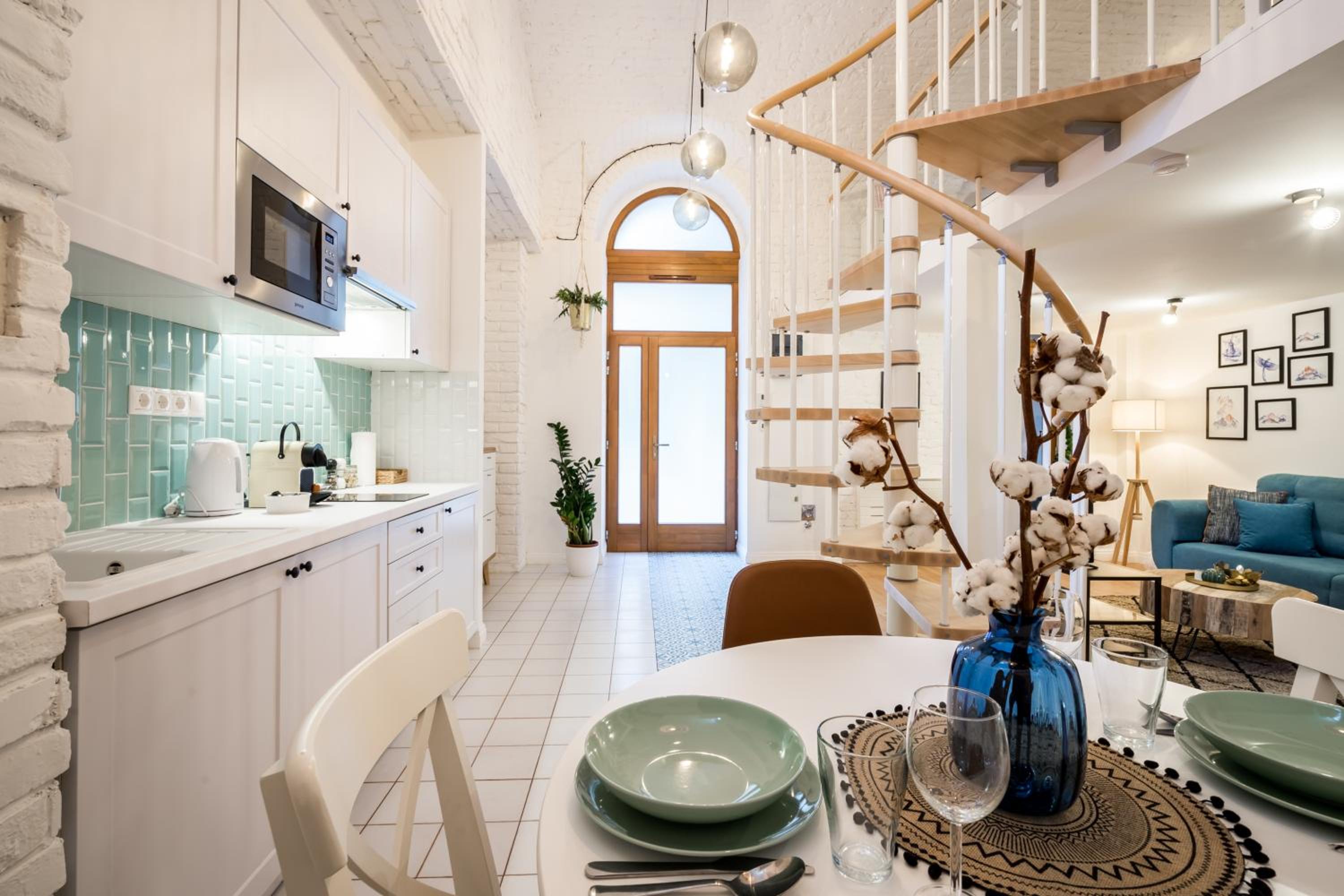 Elegant Boho Chic Home - Photo 11
