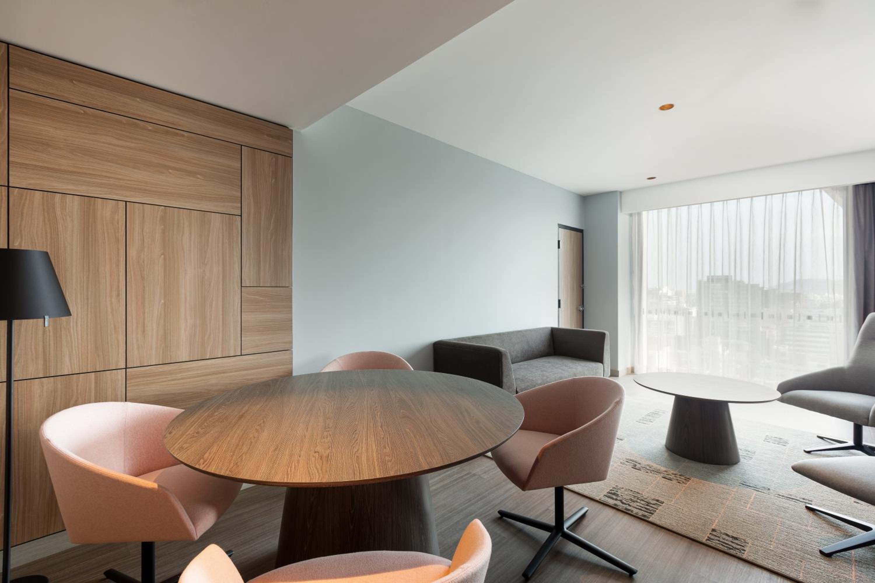 King Suite - Photo 4