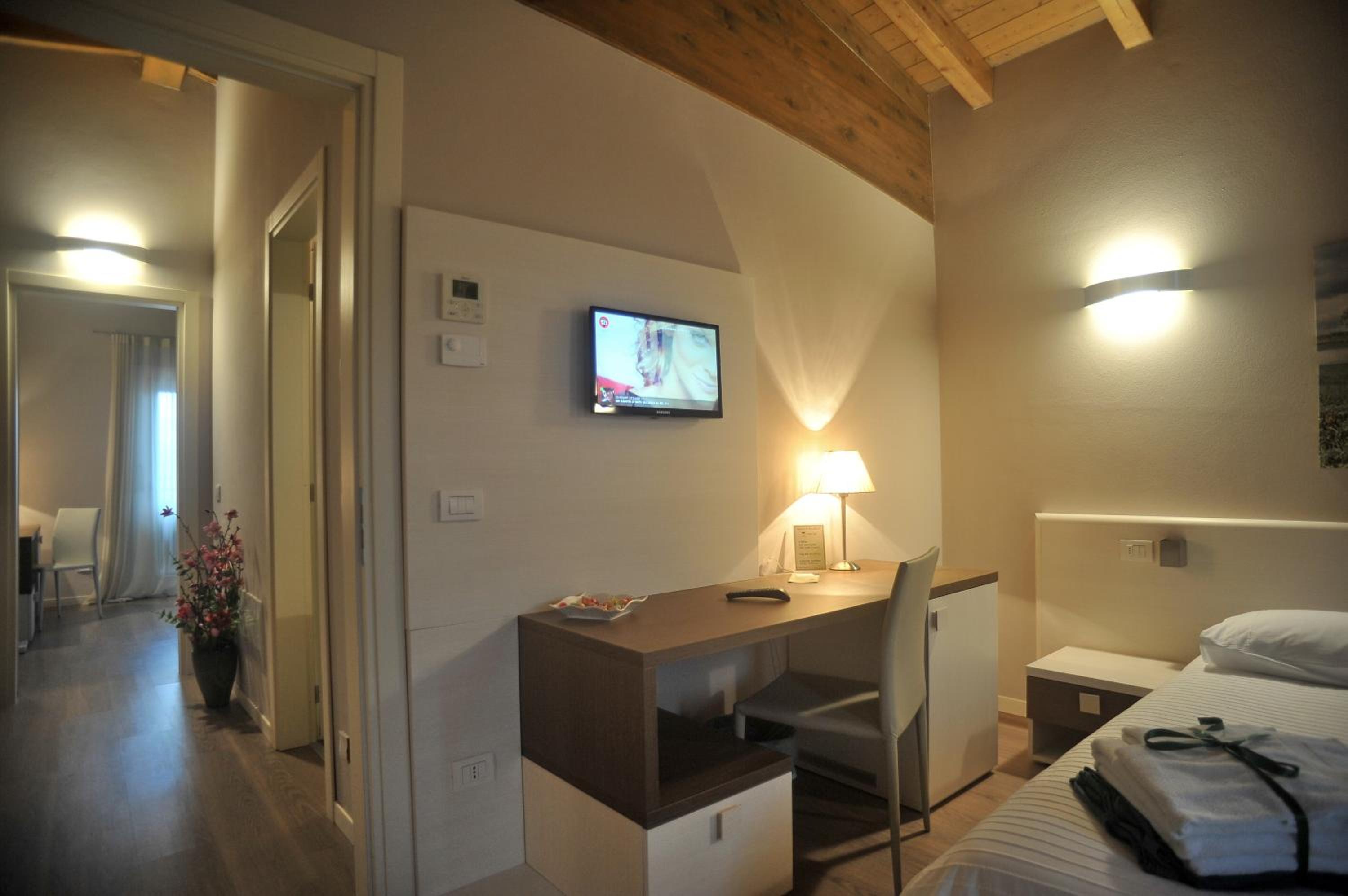 Two Connecting Double Rooms photo 3
