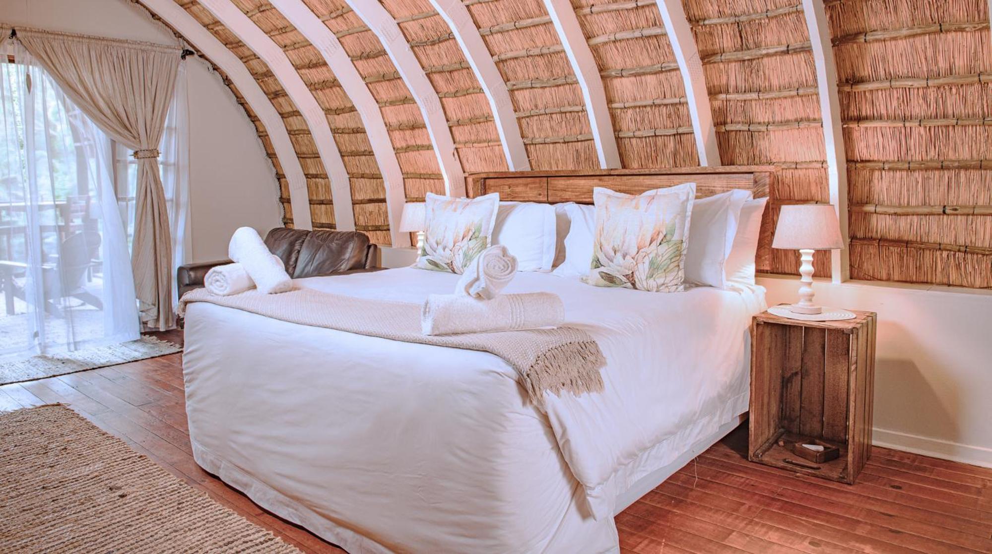 Upstairs Suite with Lake View photo 3