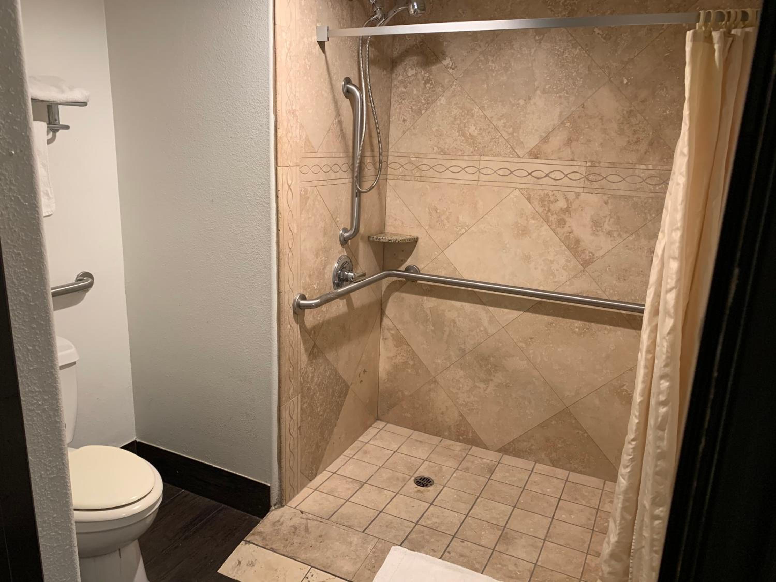 Queen Room - Disability Access/Non-Smoking - Photo 2