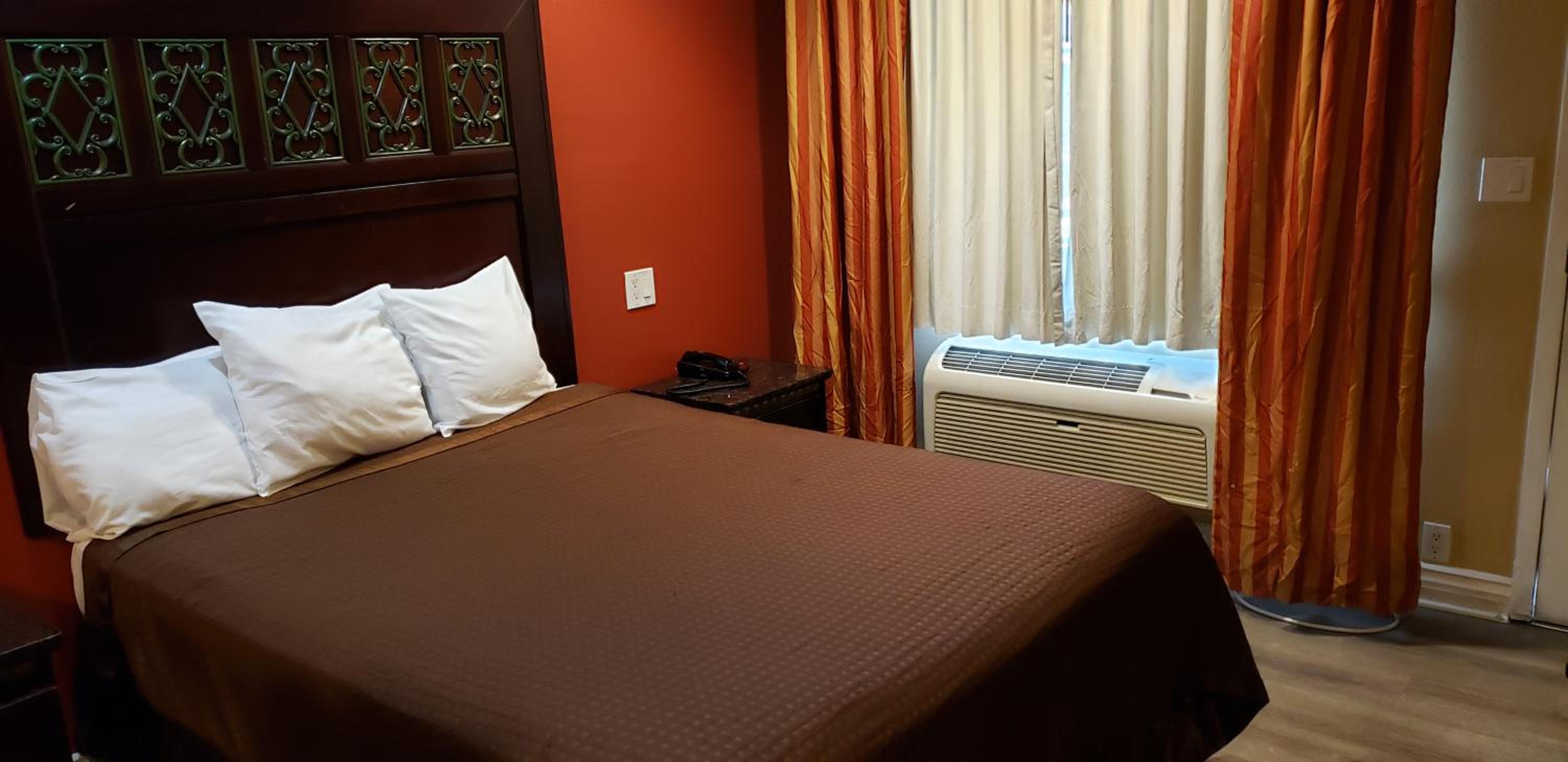 Queen Room - Photo 3