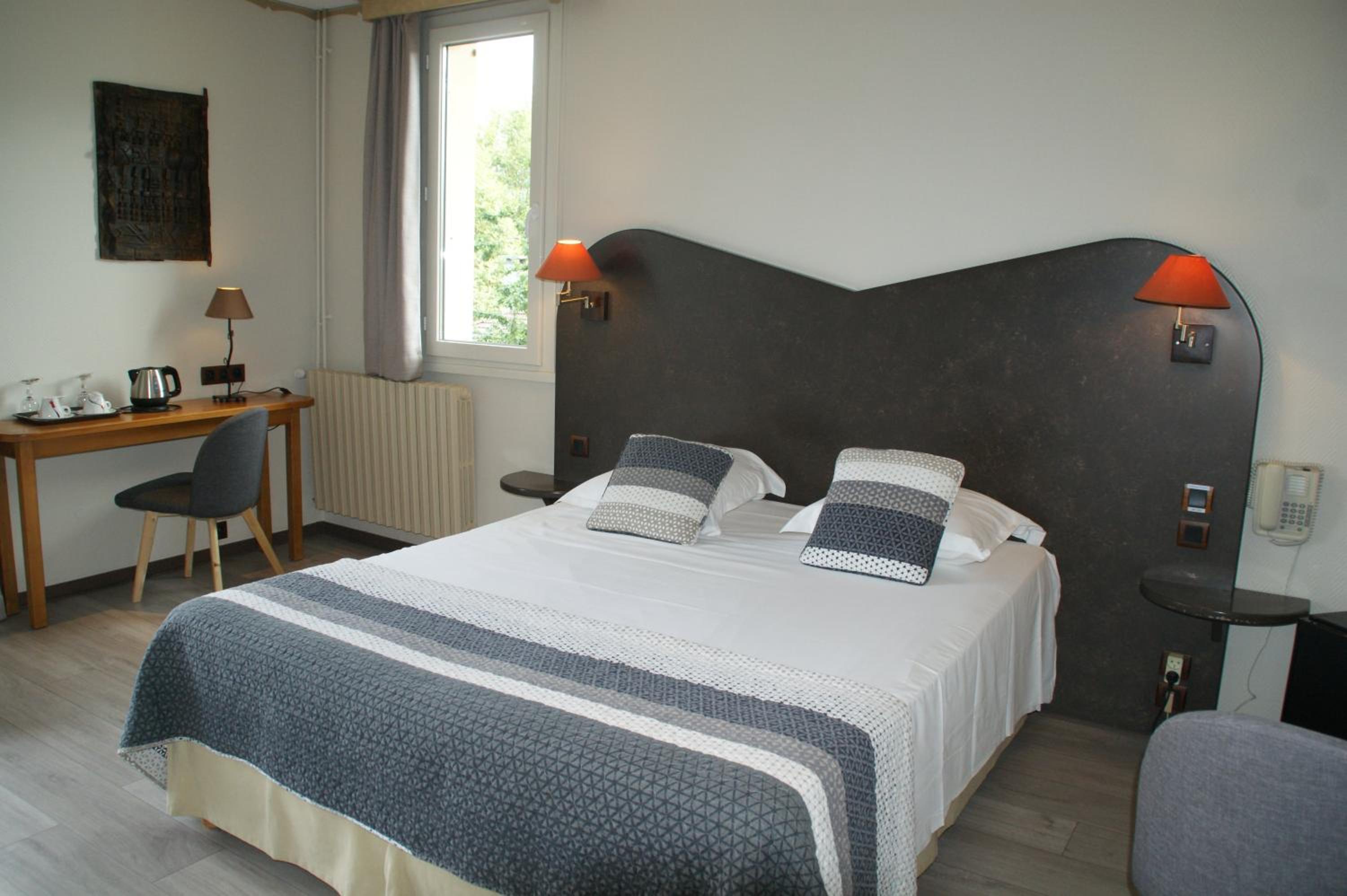Superior Double or Twin Room - Photo 8