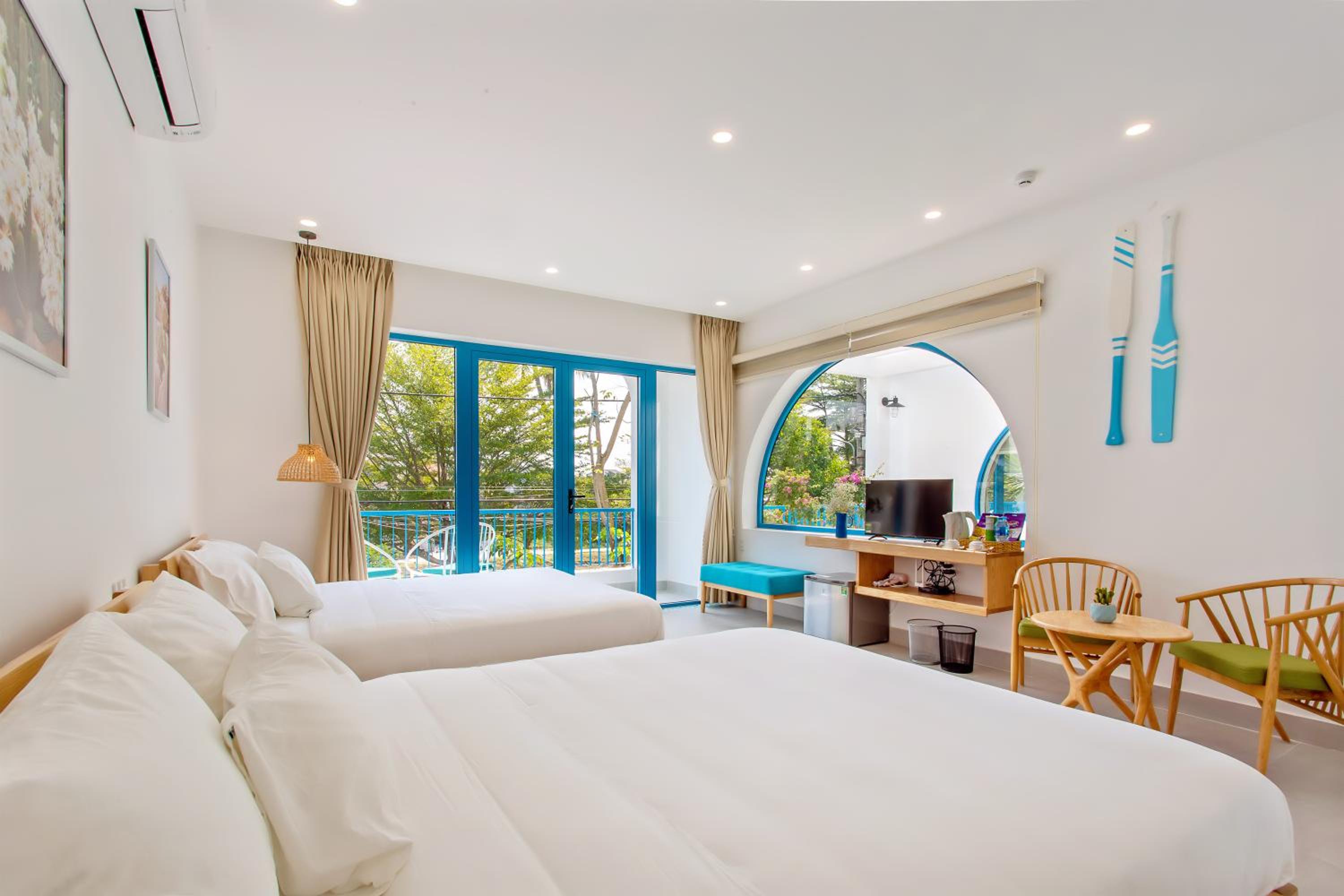 Deluxe Family Suite