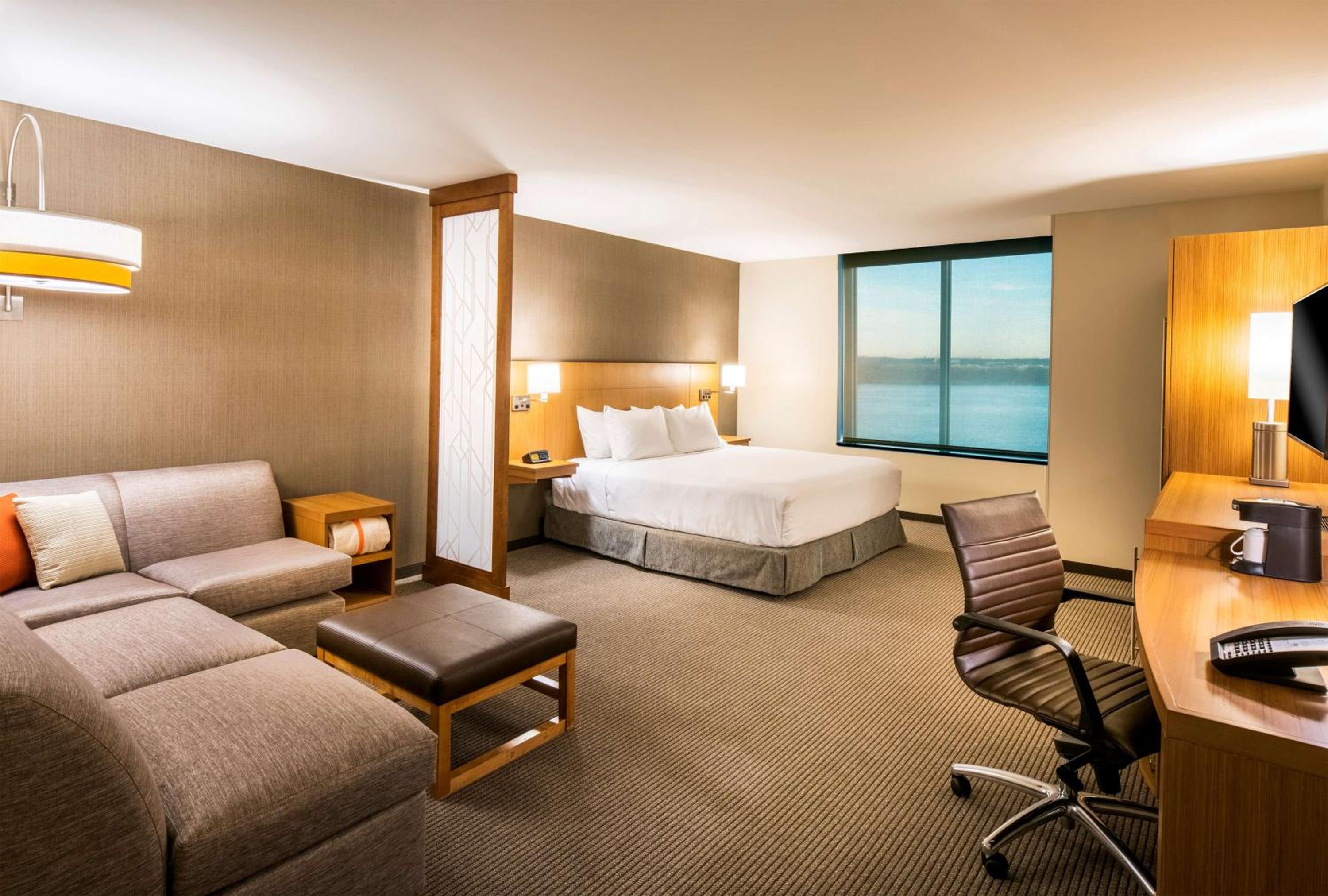 King Room with Sofa Bed - High Floor
