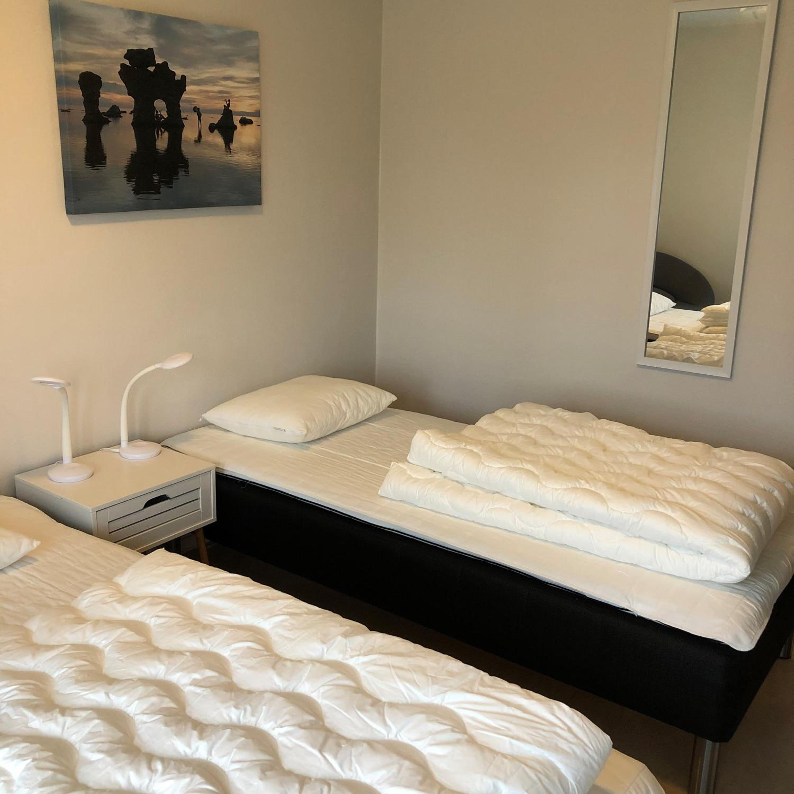 Double or Twin Room with Private Bathroom - Photo 3