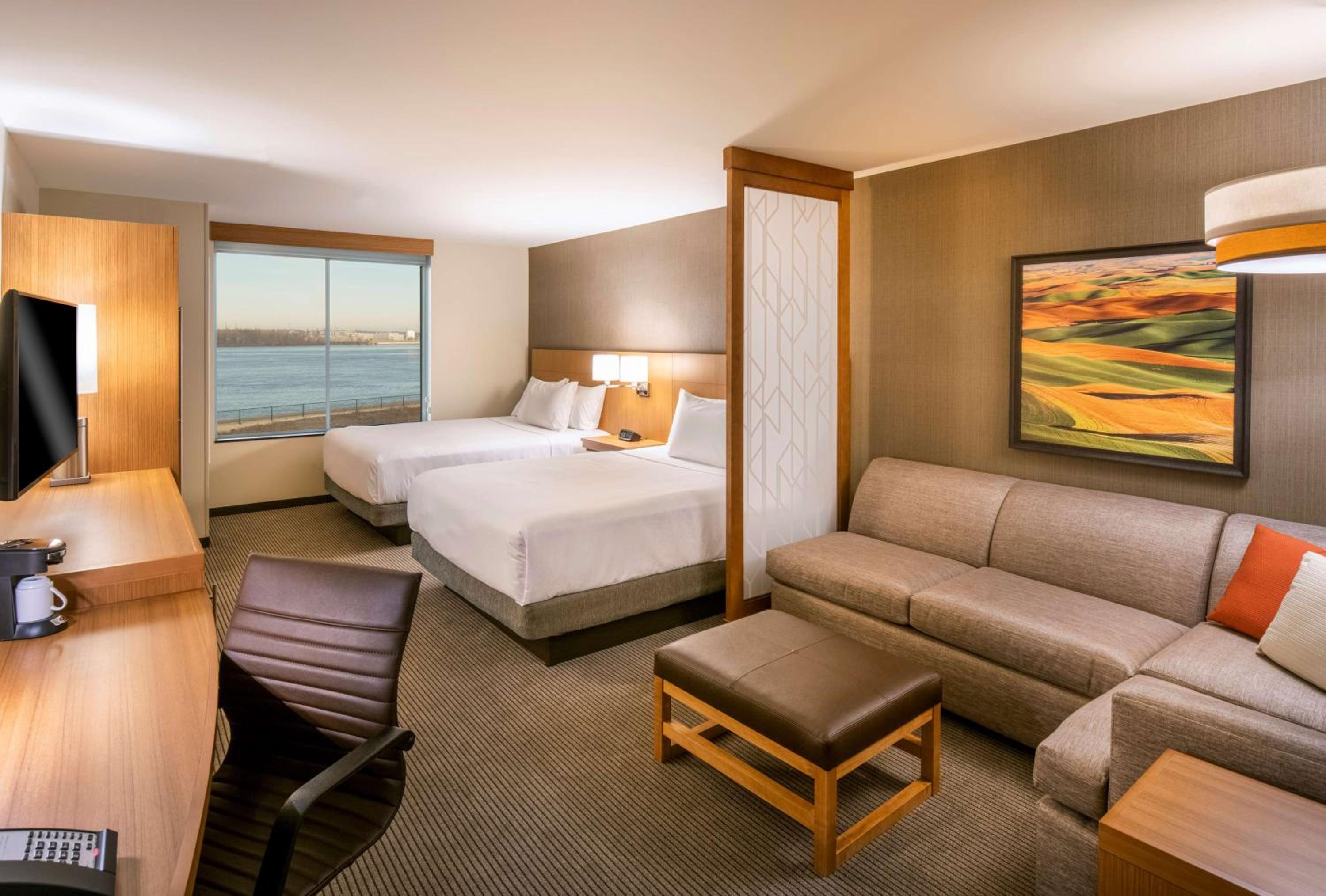 Queen Room with Sofa Bed and River View
