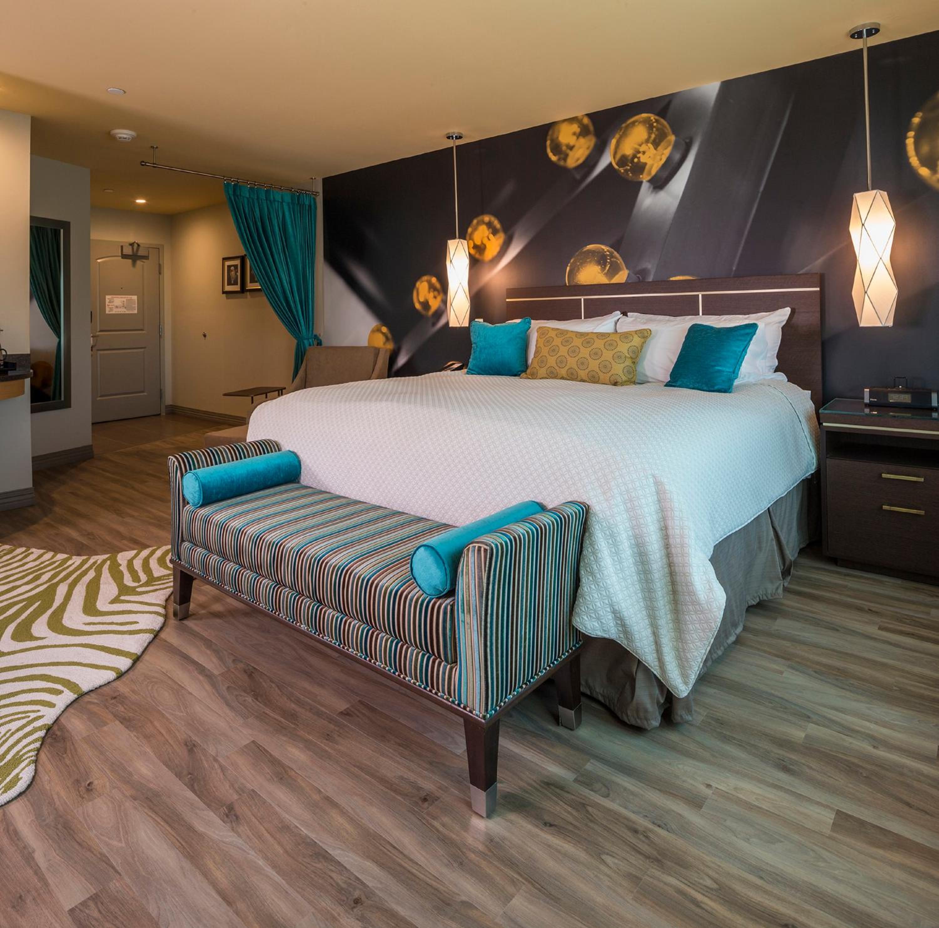Standard King Room photo 2