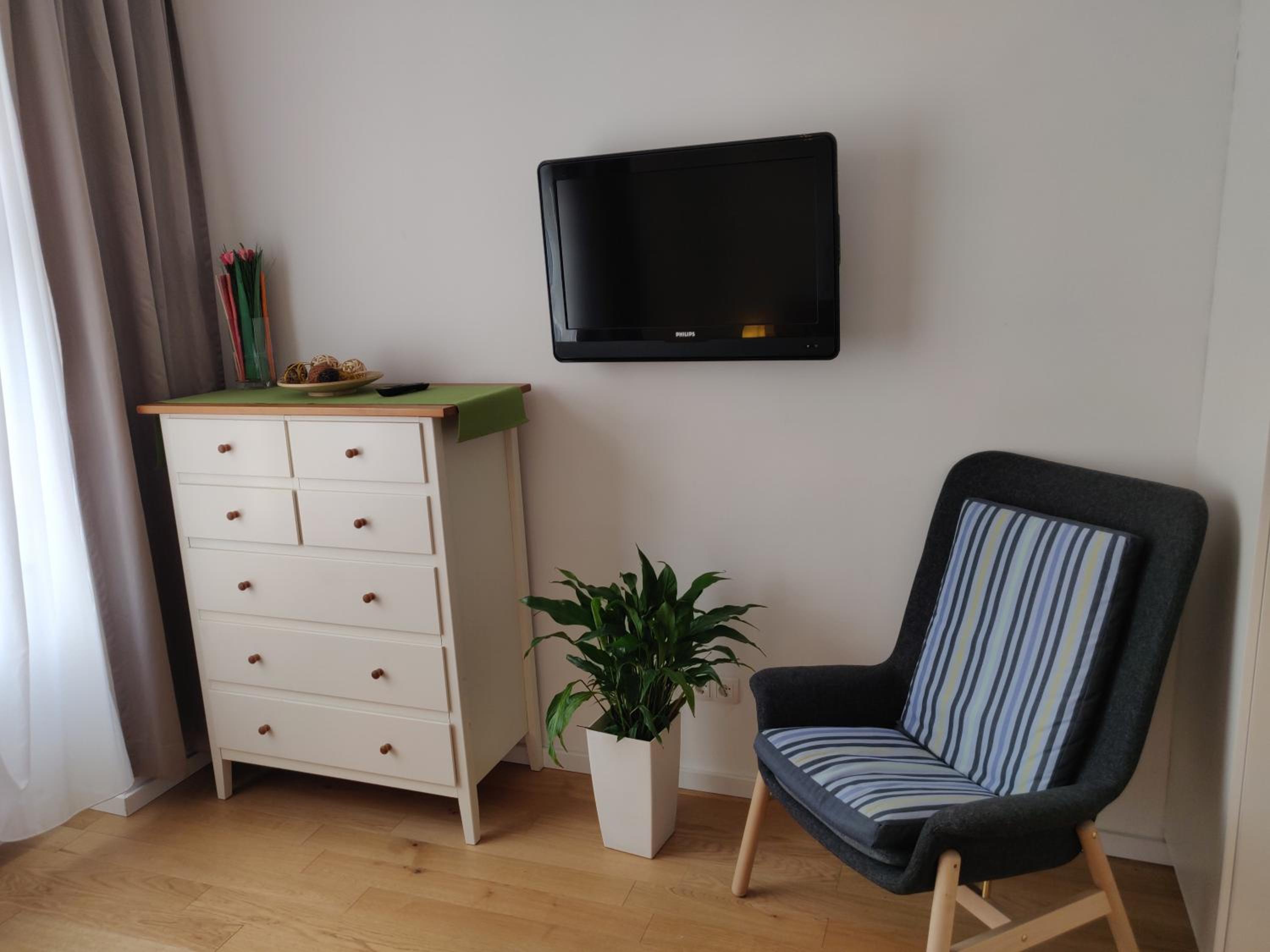 Apartment - Photo 32