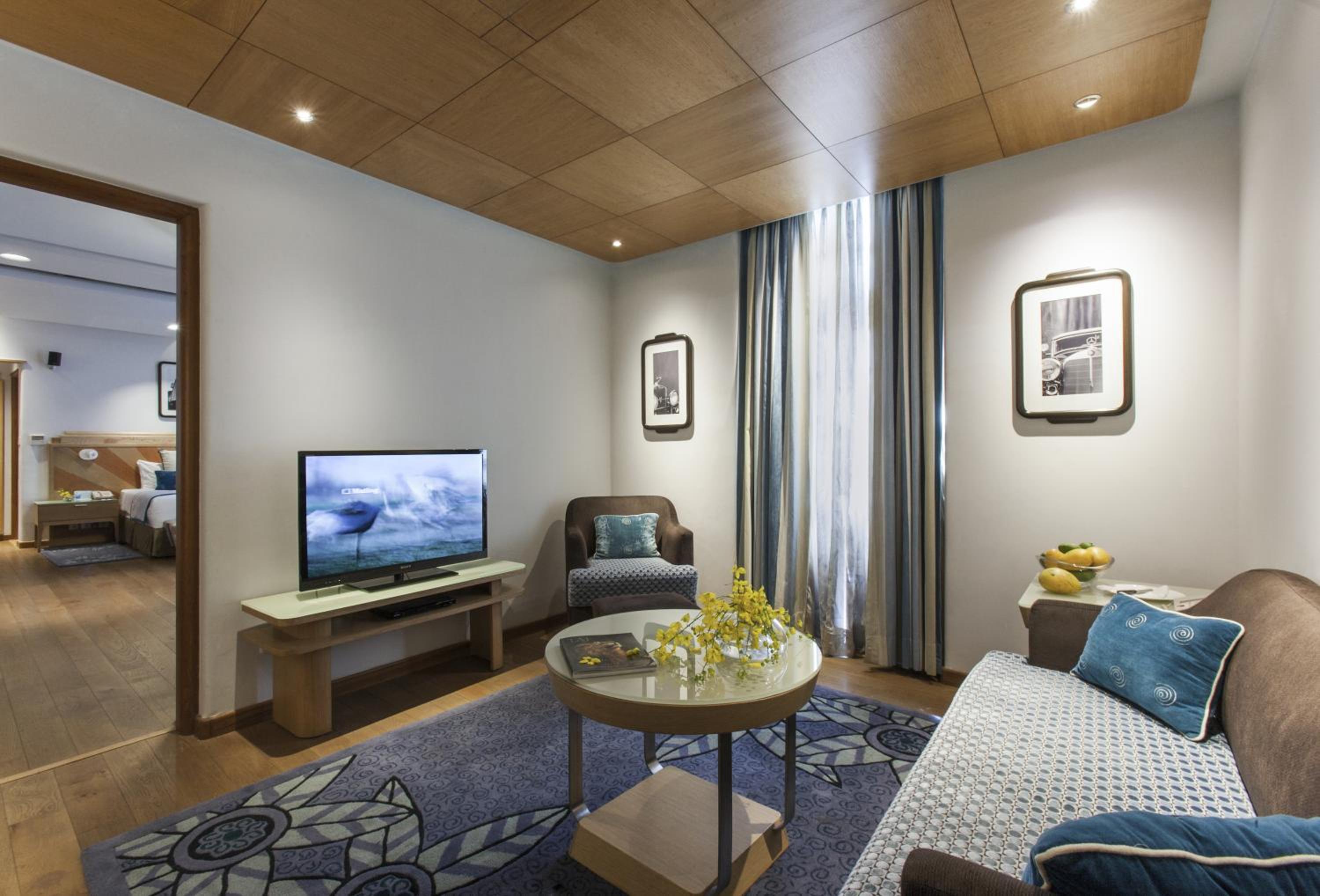 Deluxe Suite Double Bed with 1 way Transfer, Breakfast, 15% off on Food and Soft Beverages, Happy Hours (Buy 1 & Get 1) on select menu at InSomnia - Photo 7