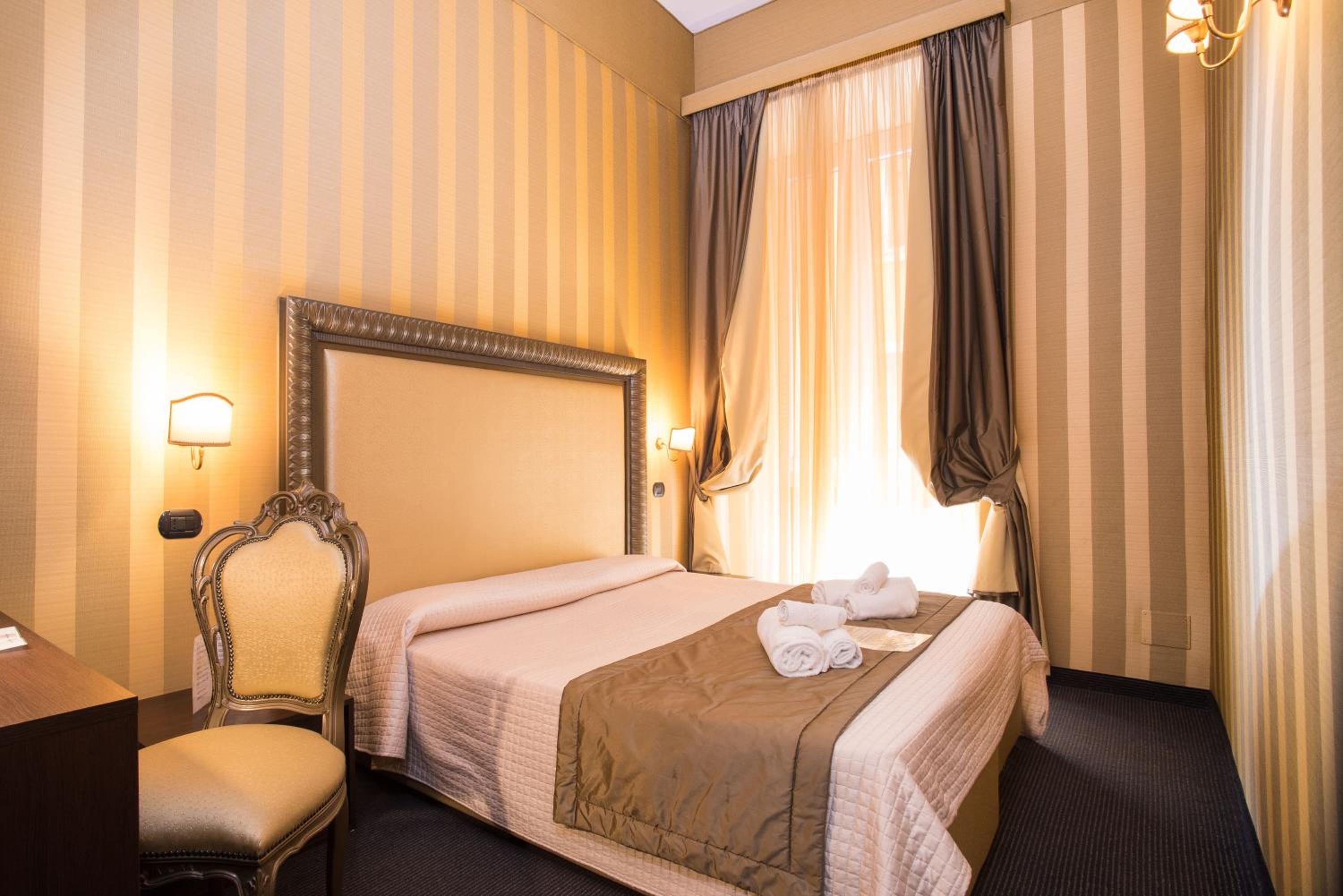 Double or Twin Room photo 1