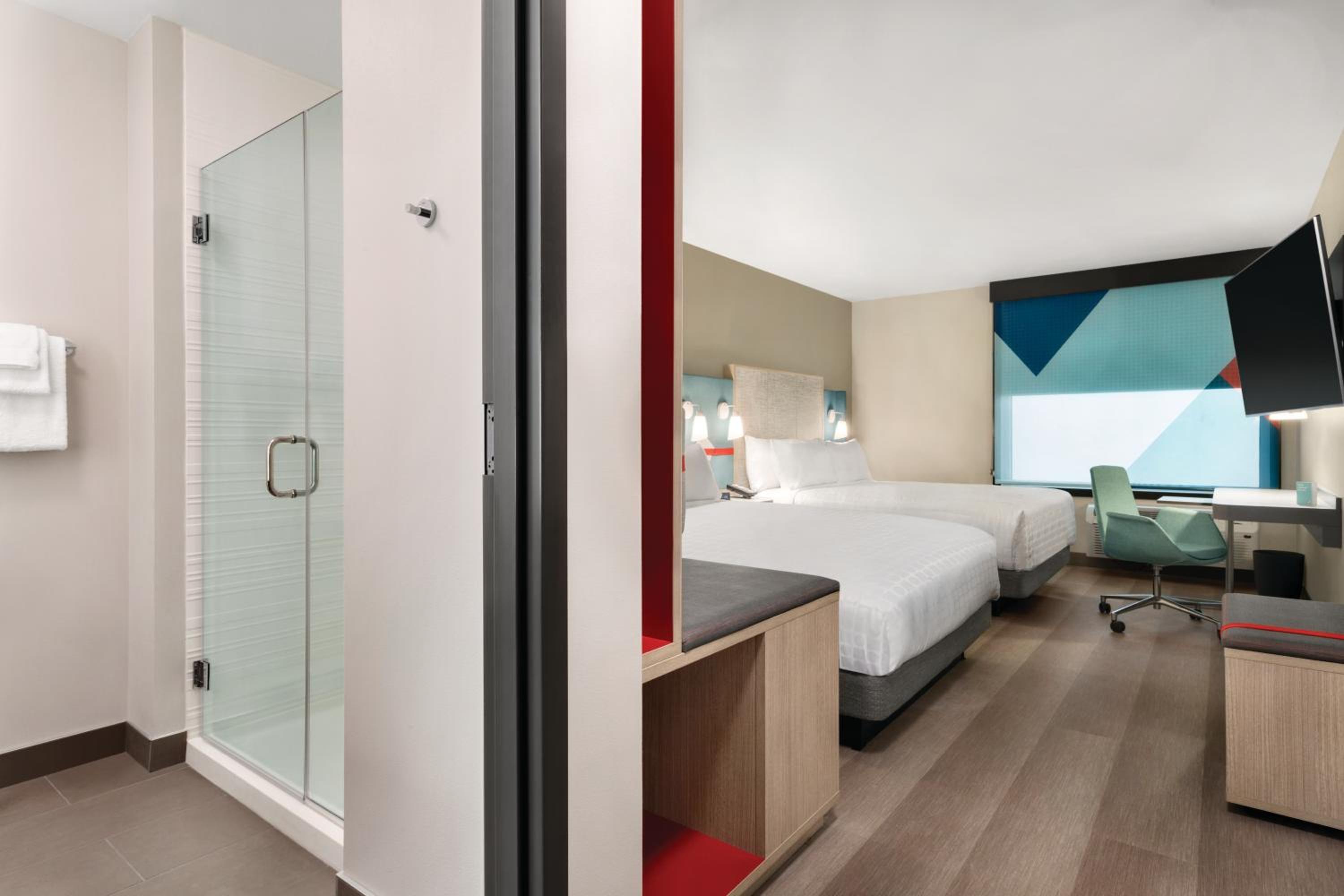 Available room thumbnail 5