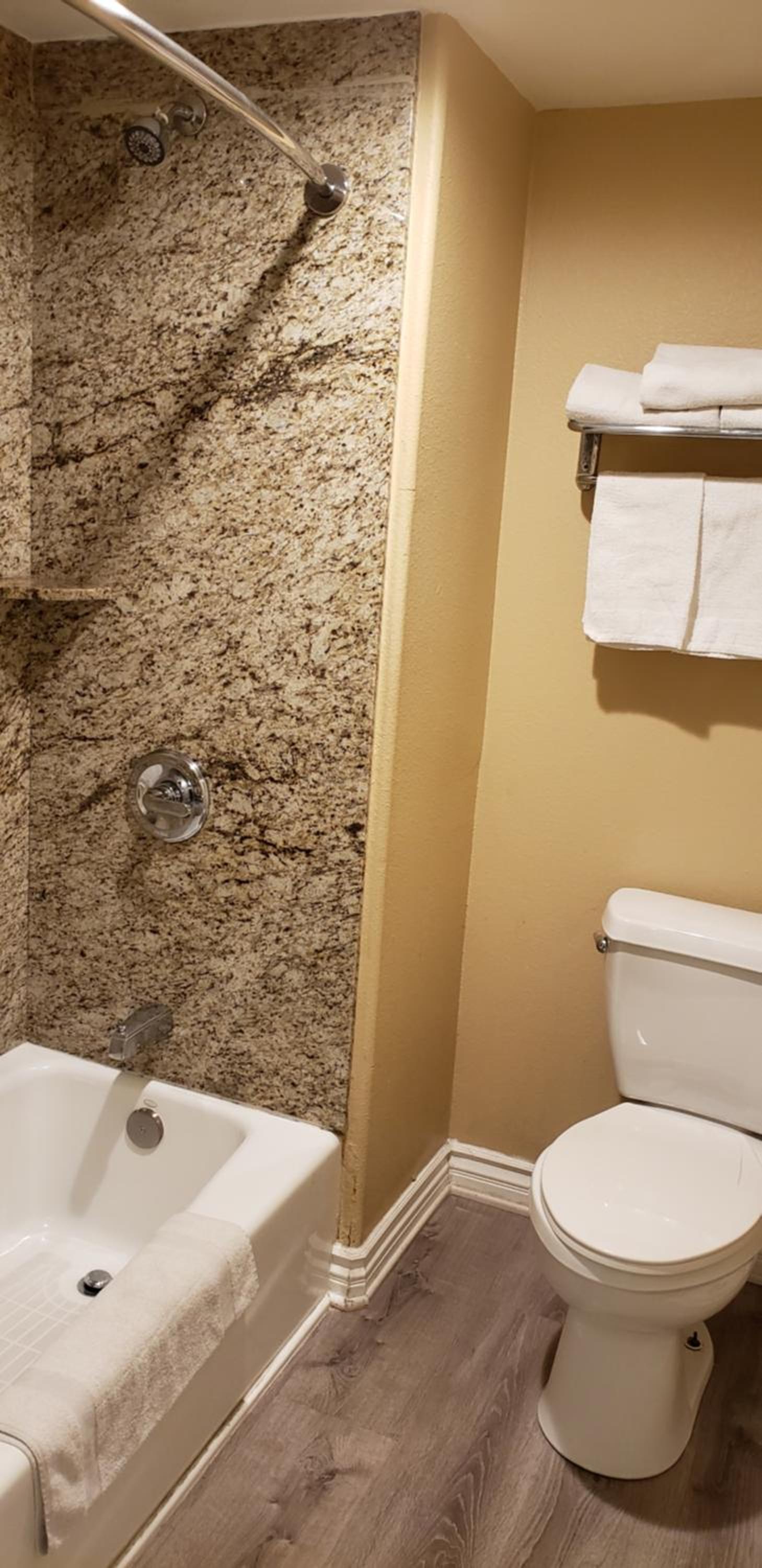 Queen Room - Photo 4