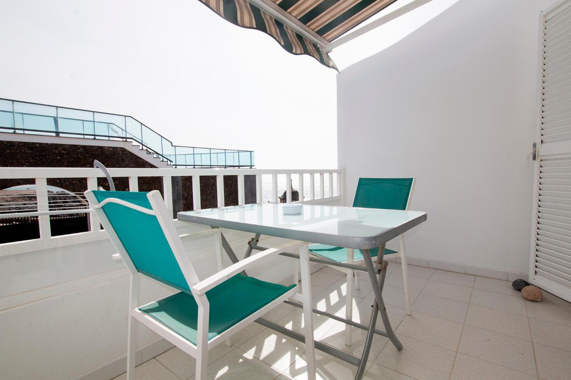 Apartment with Balcony 7 photo 3