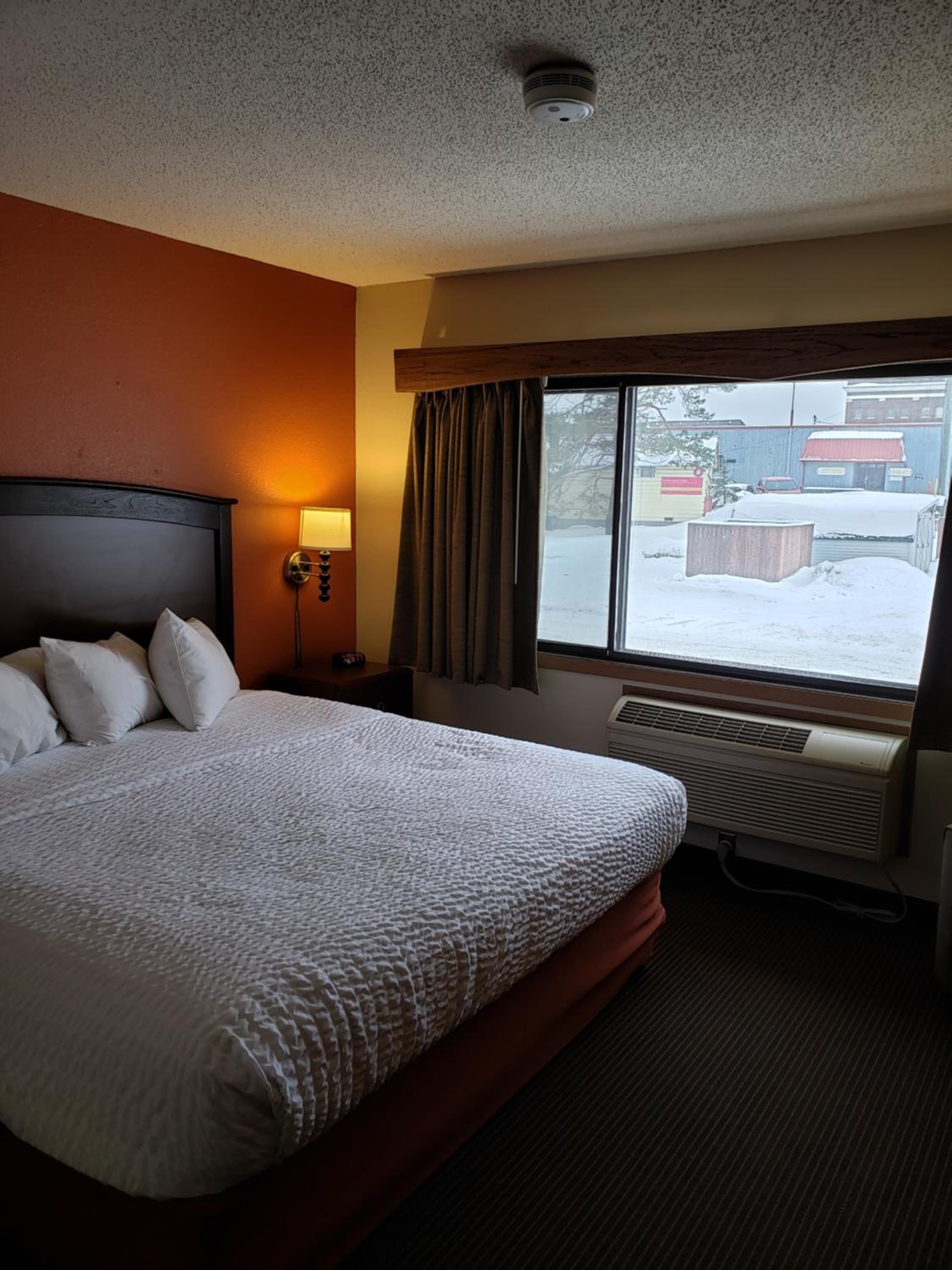 King Room - Non-Smoking - Photo 2