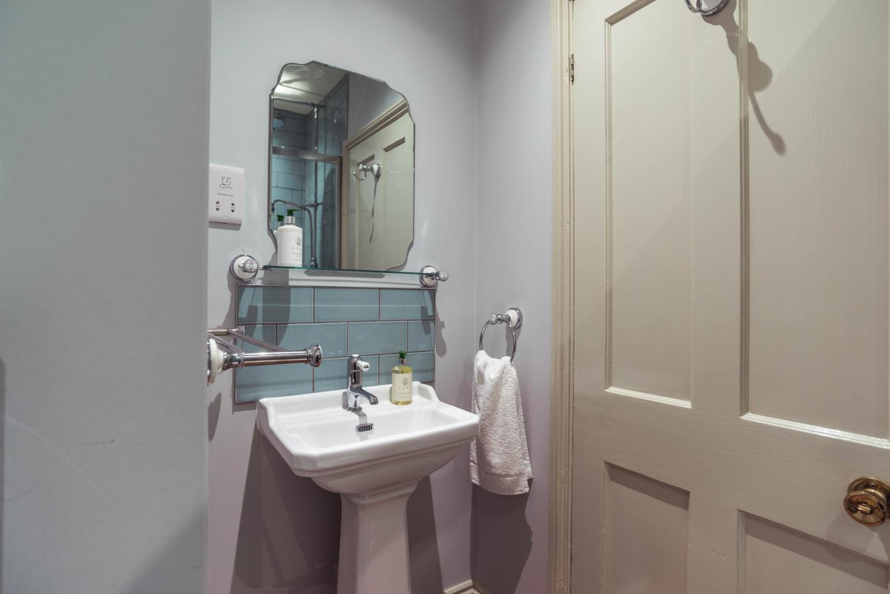 Deluxe Triple Room photo 2