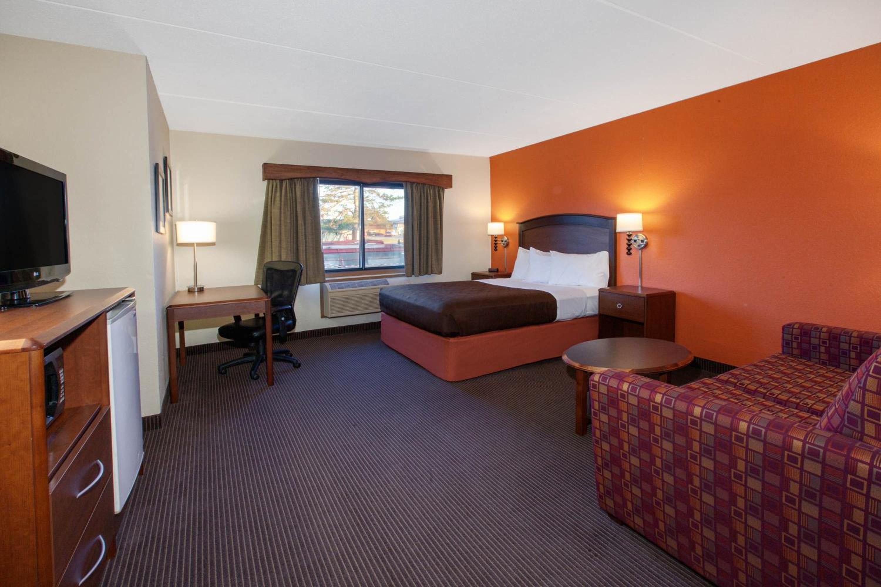 Queen Room - Non-Smoking - Photo 2