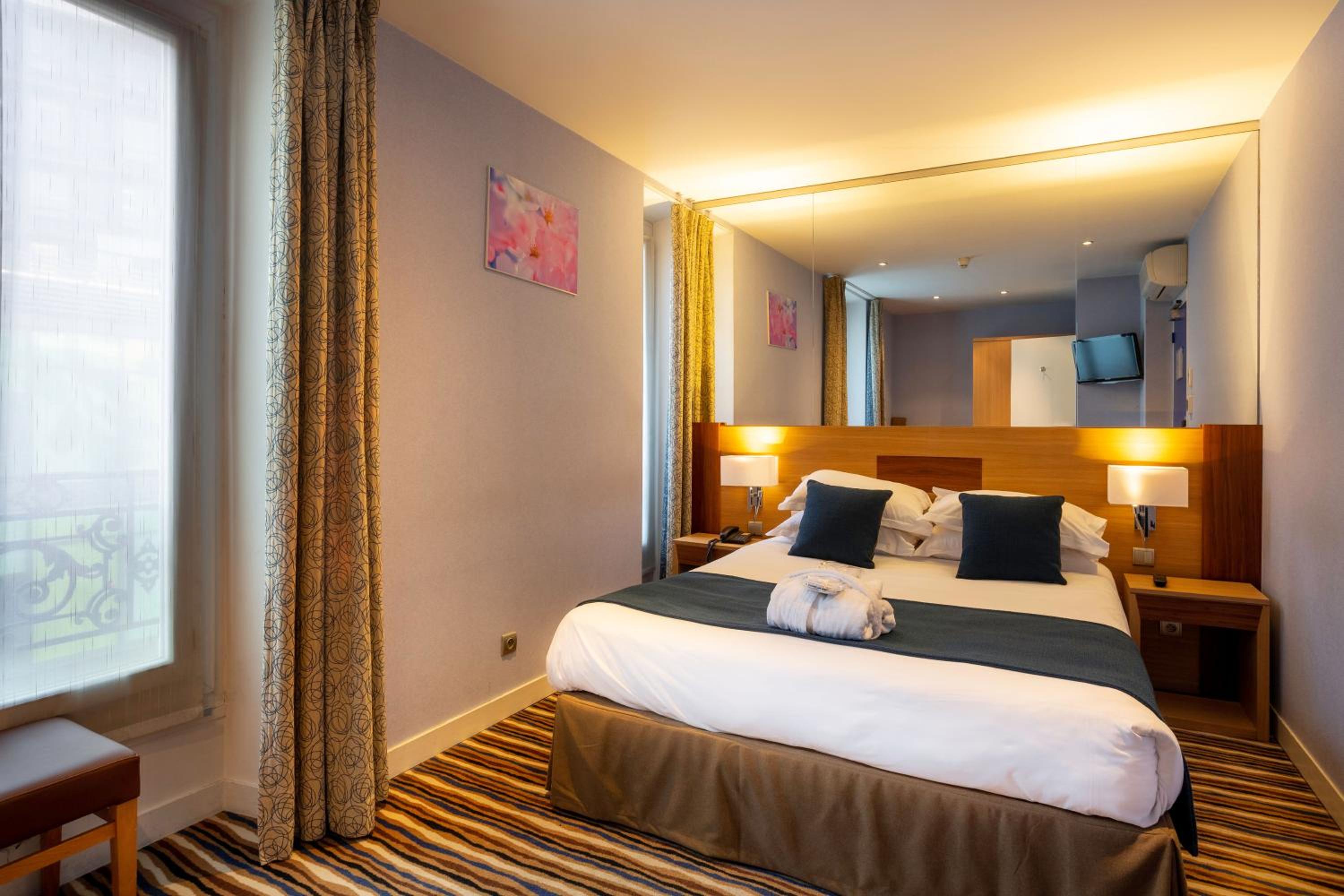 Classic Double or Twin Room photo 3