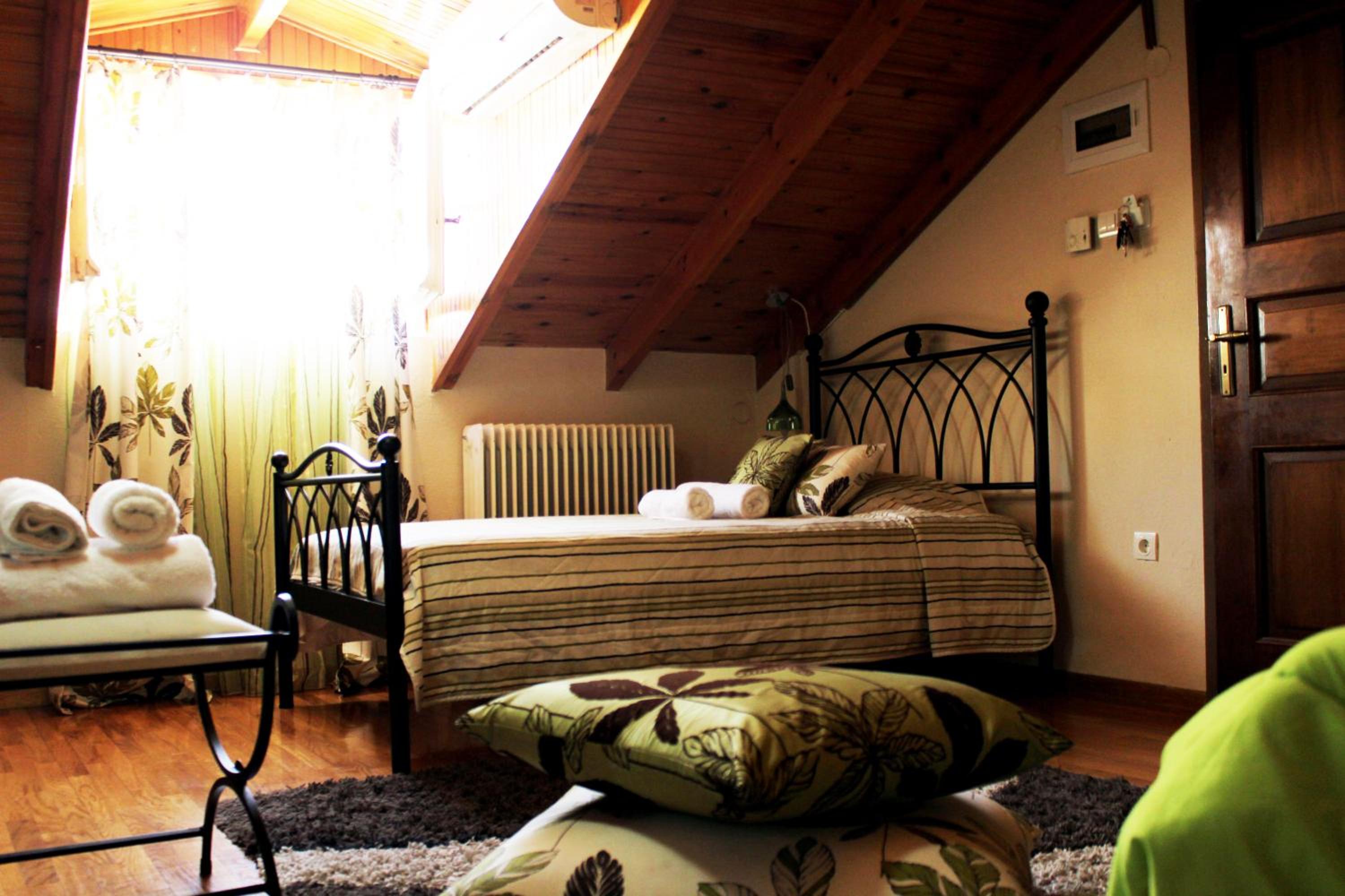 Family Room Attic - Photo 13