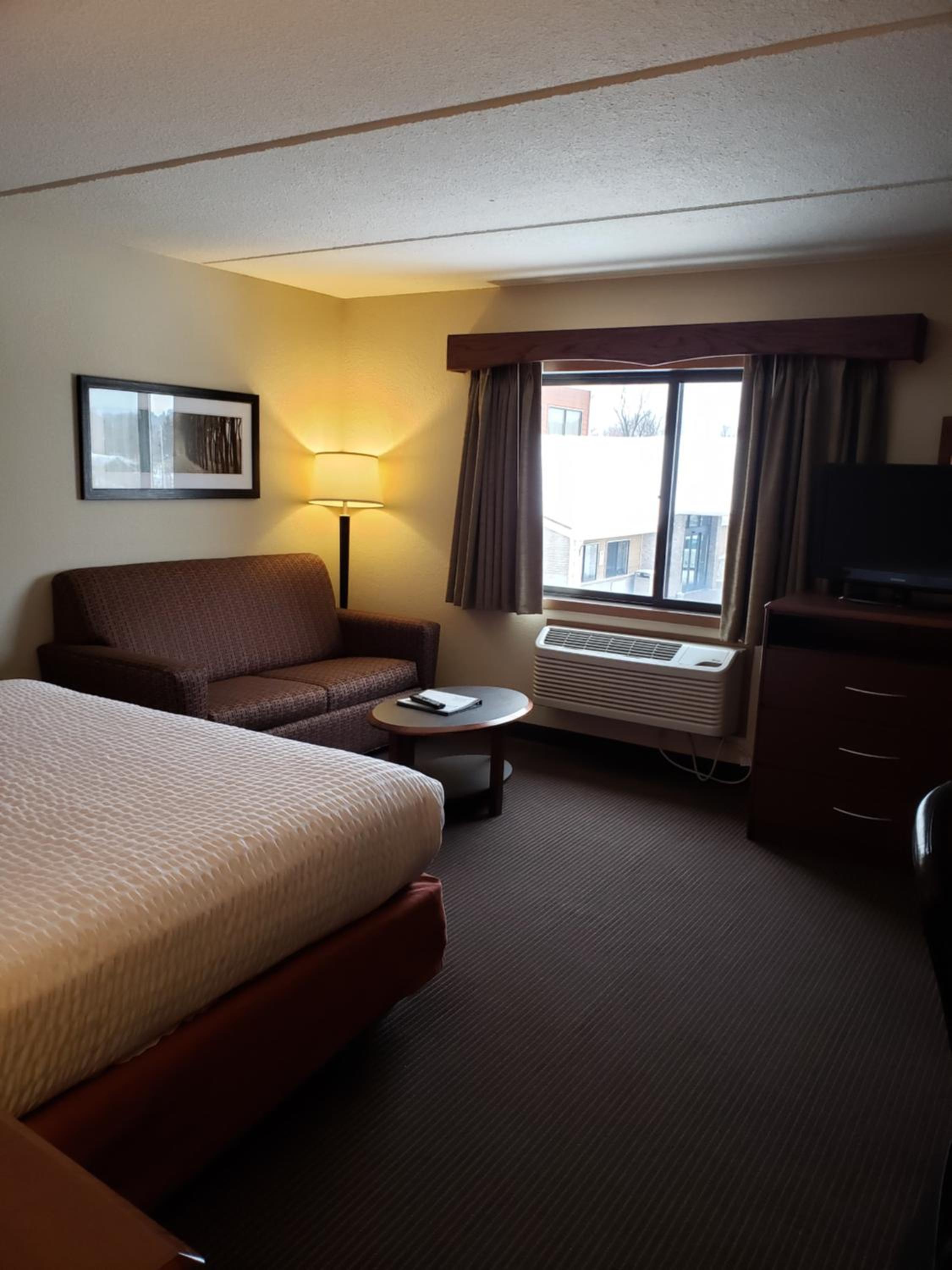 Deluxe King Room - Non-Smoking - Photo 3