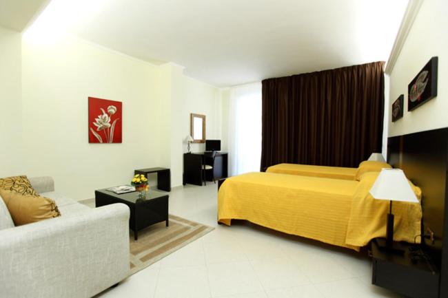 Deluxe Double or Twin Room with Balcony photo 1