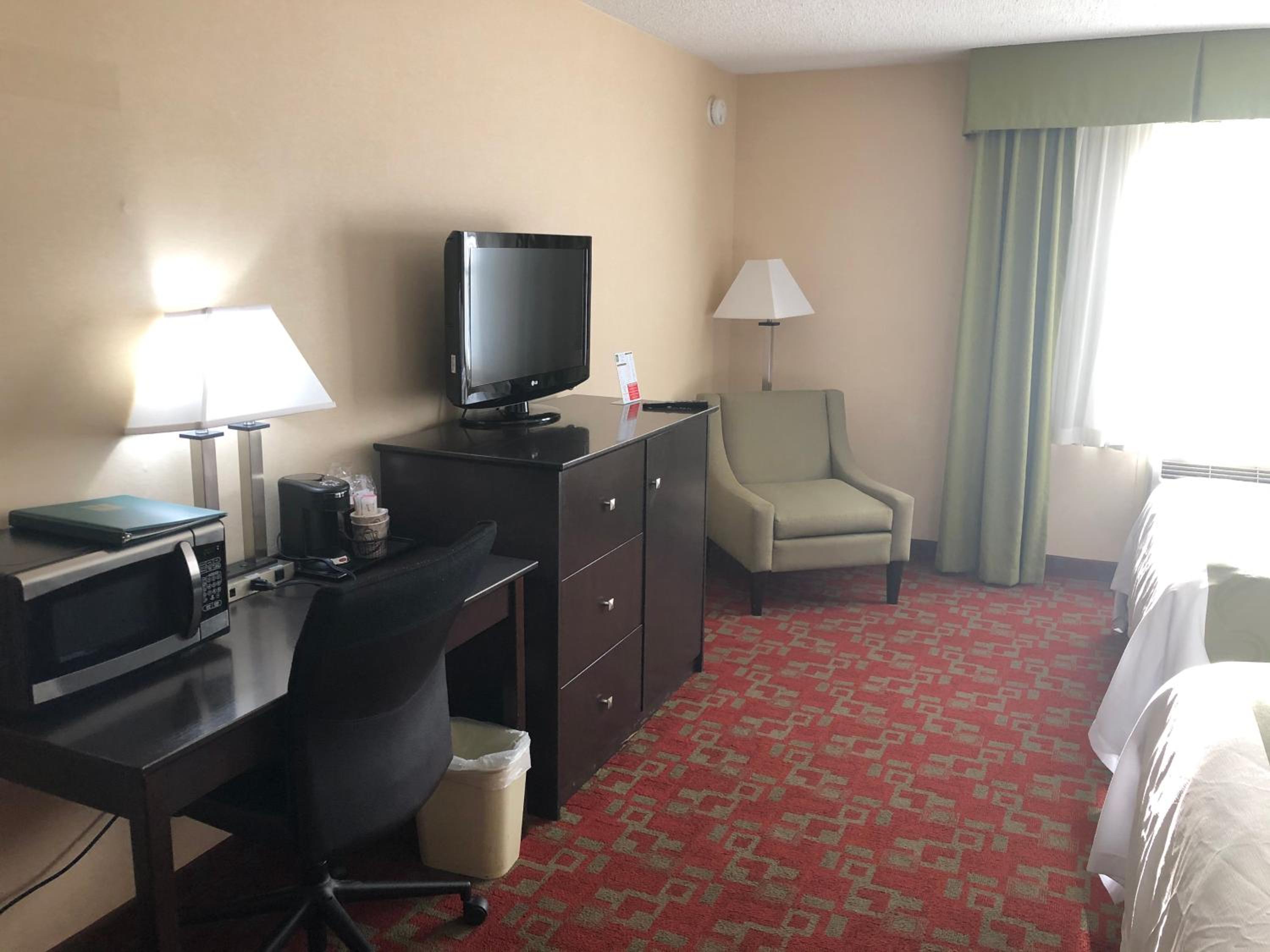 Queen Room with Two Queen Beds - Non-Smoking/Exterior Hall