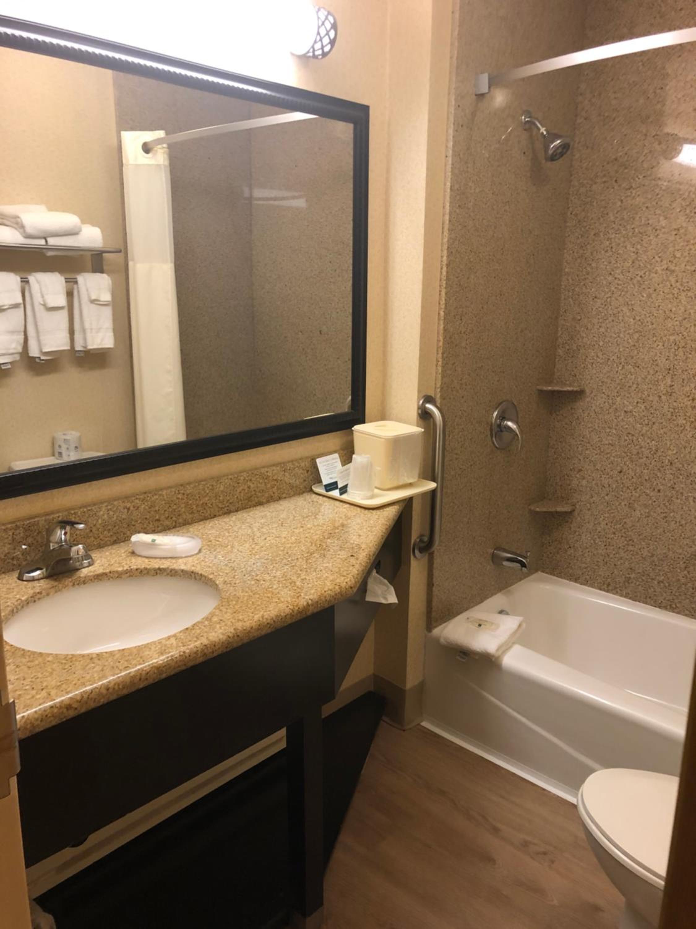 King Room - Non-Smoking/Exterior Hall photo 3