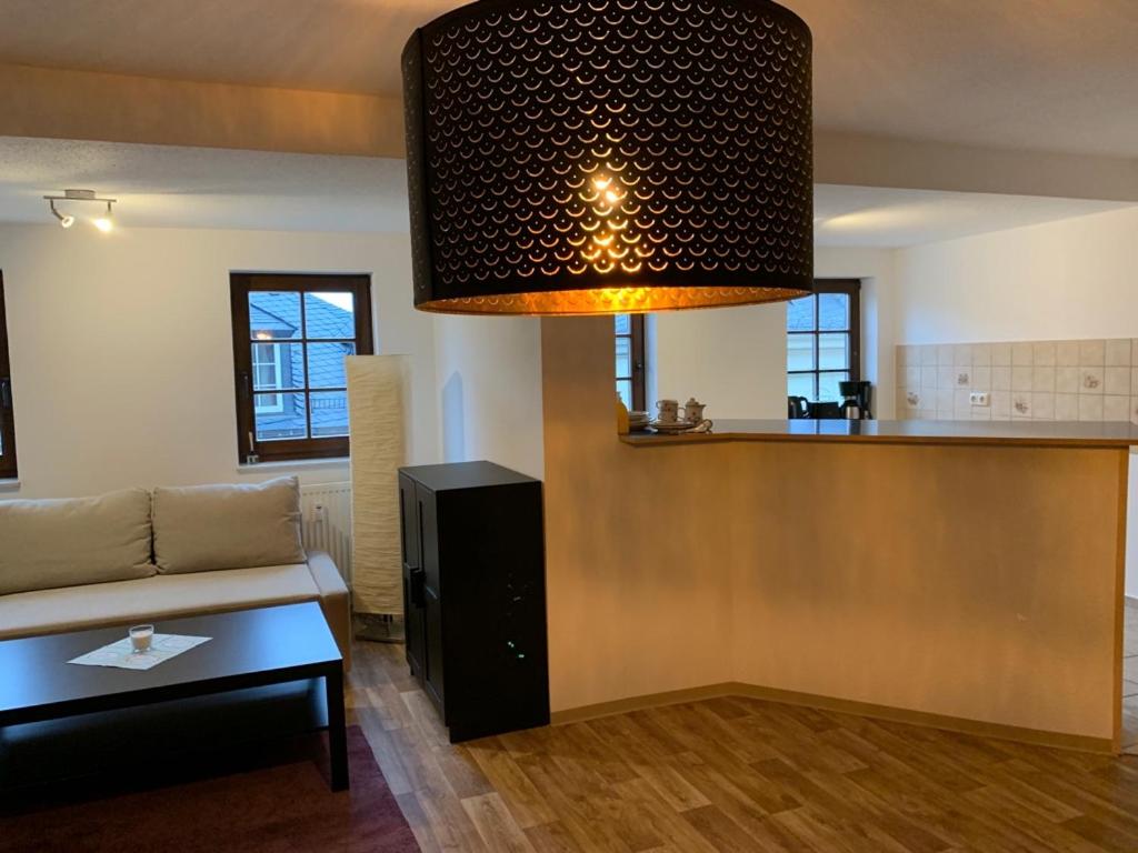 One-Bedroom Apartment - Photo 2