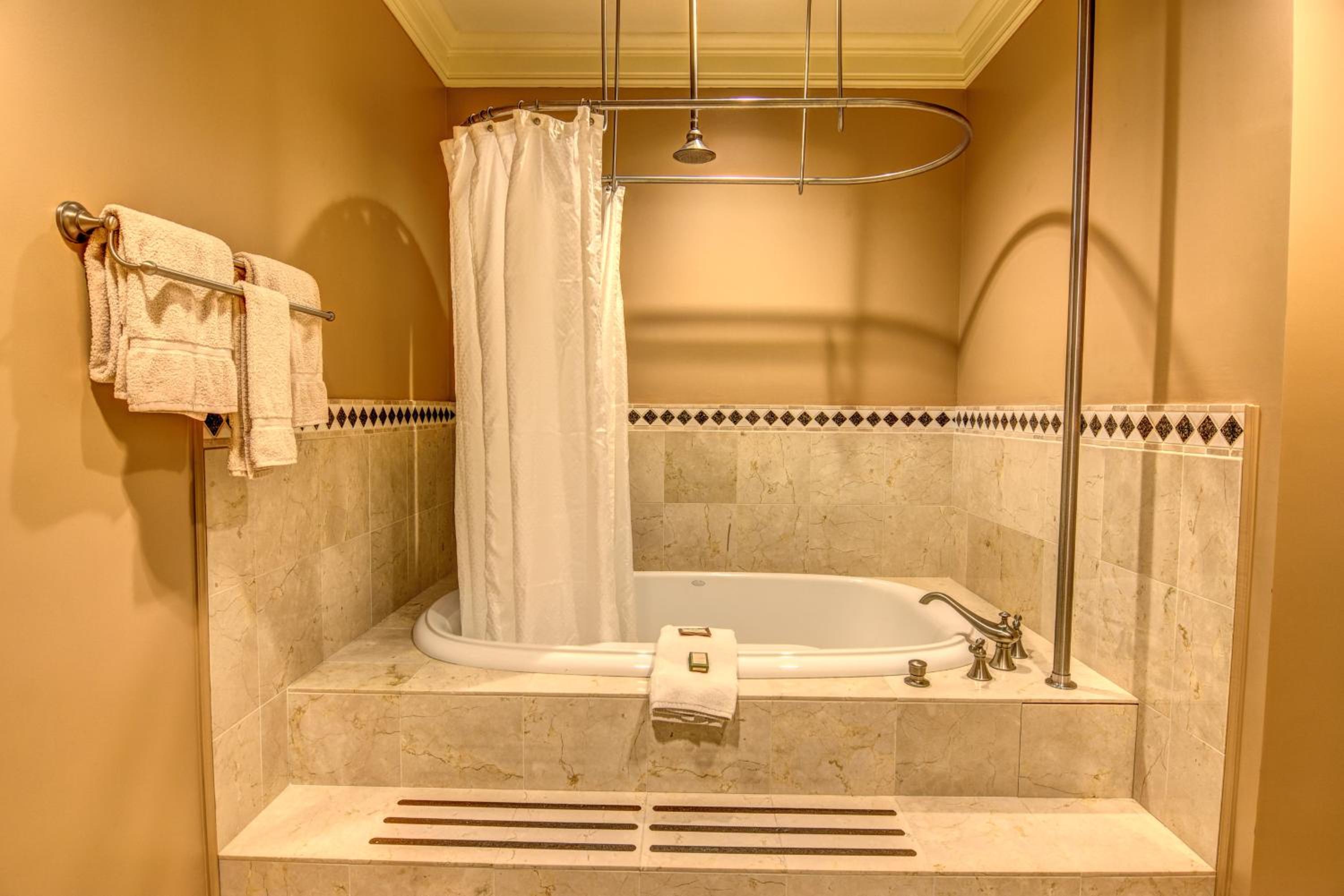 Two-Bedroom Suite photo 3