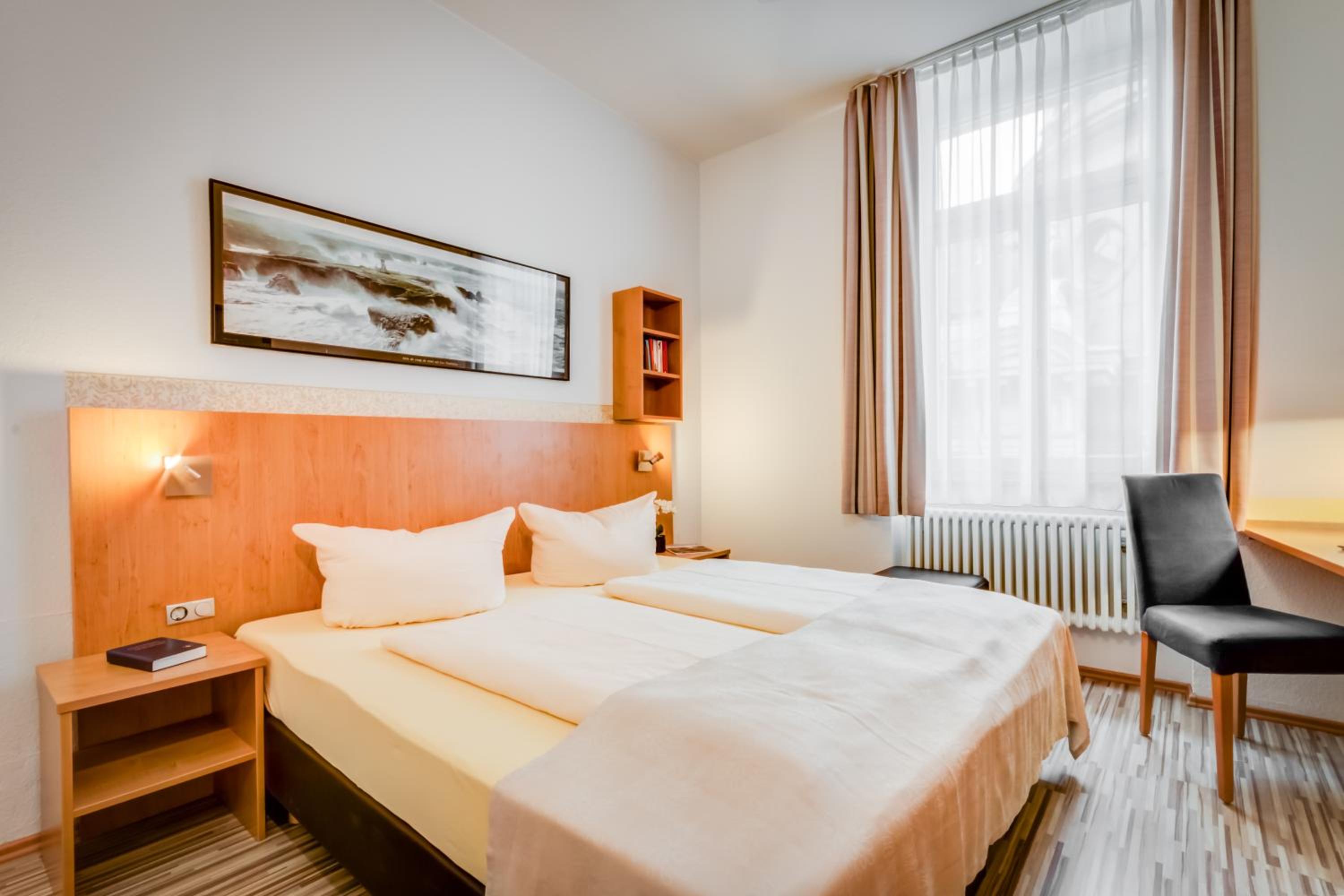 Small Double Room photo 2