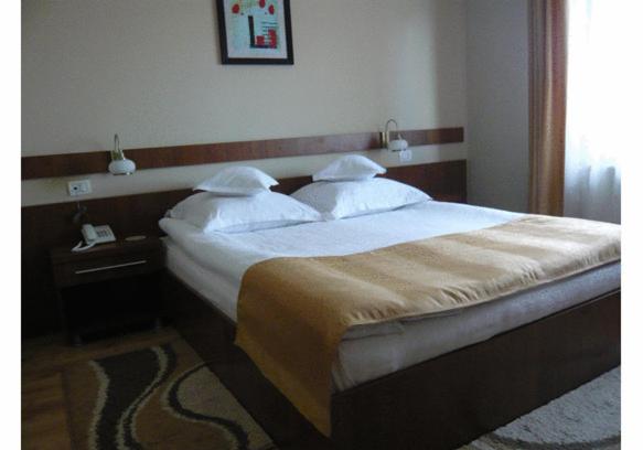 Double Queen Room - Photo 8