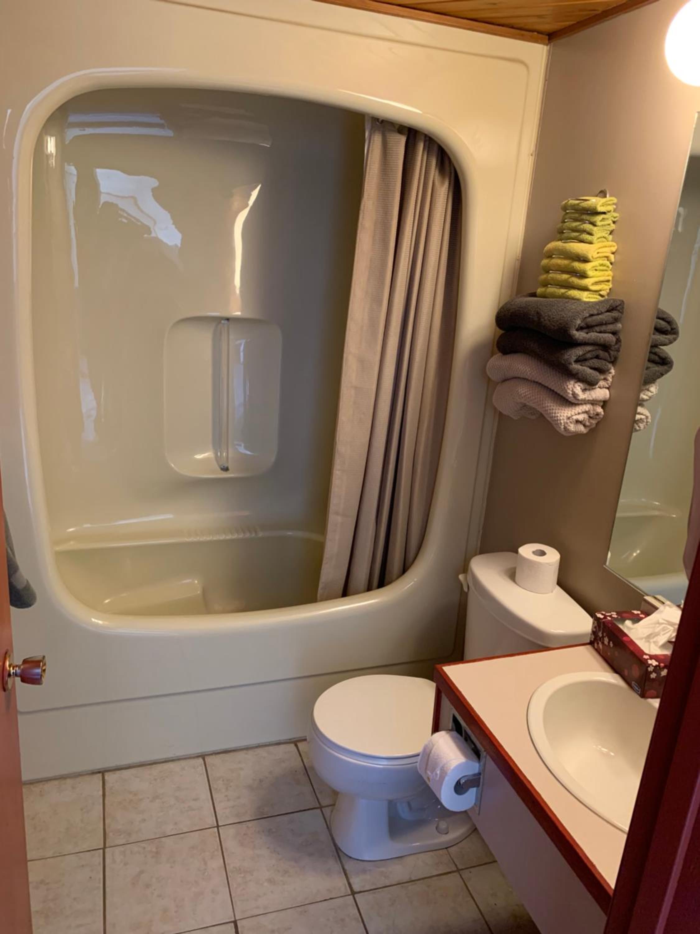 Budget Double Room - Photo 4