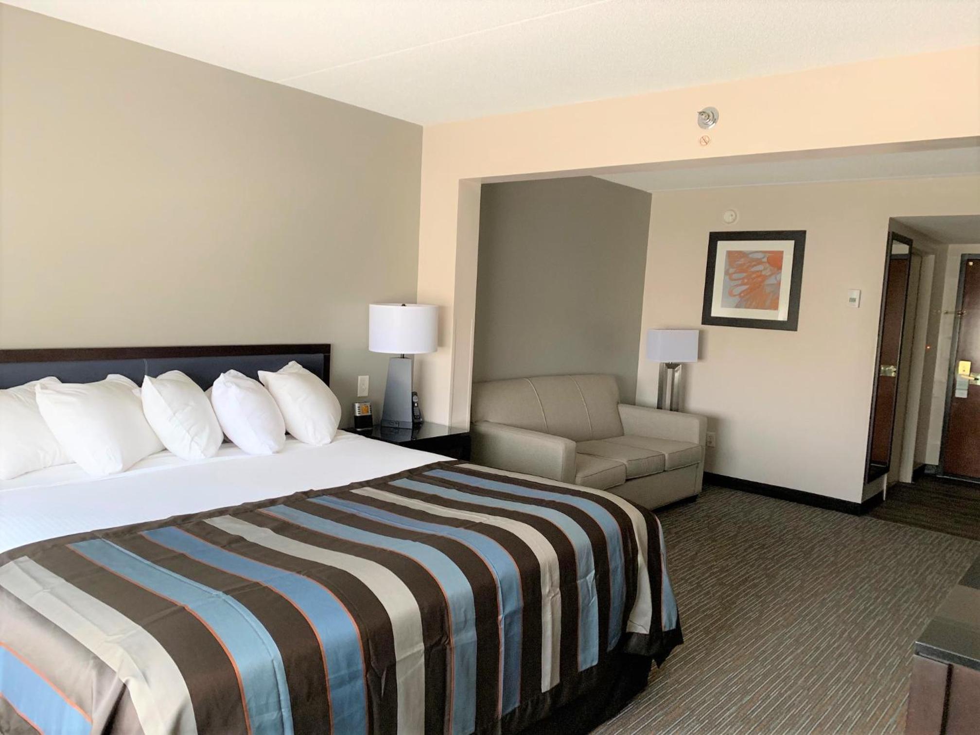 King Room with Sofa Bed - Non-Smoking - Photo 5