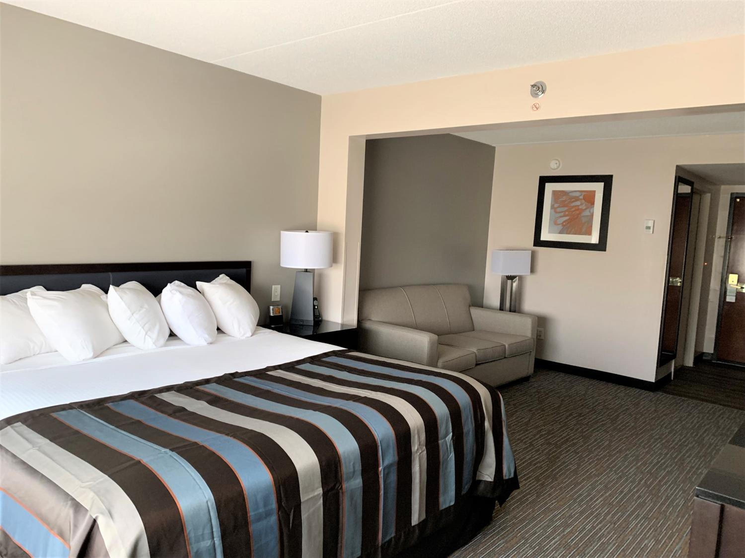 King Room with Sofa Bed - Non-Smoking - Photo 7