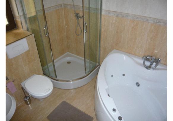 Suite - Photo 11