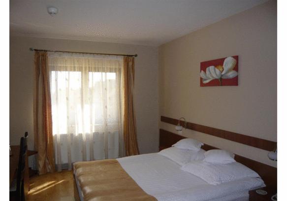 Double Queen Room - Photo 2
