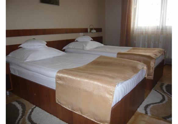 Twin Room - Photo 8
