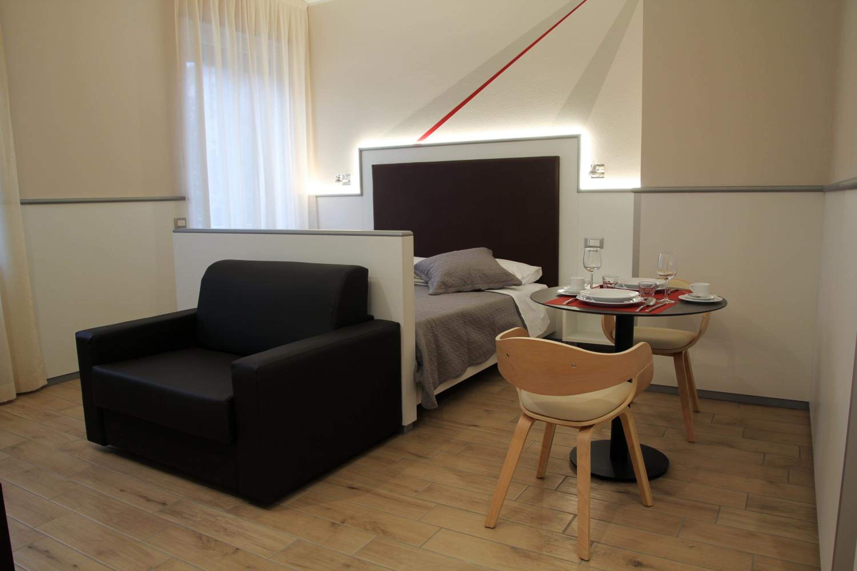 One-Bedroom Apartment - Photo 1