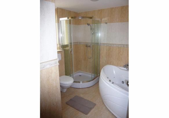 Suite - Photo 4