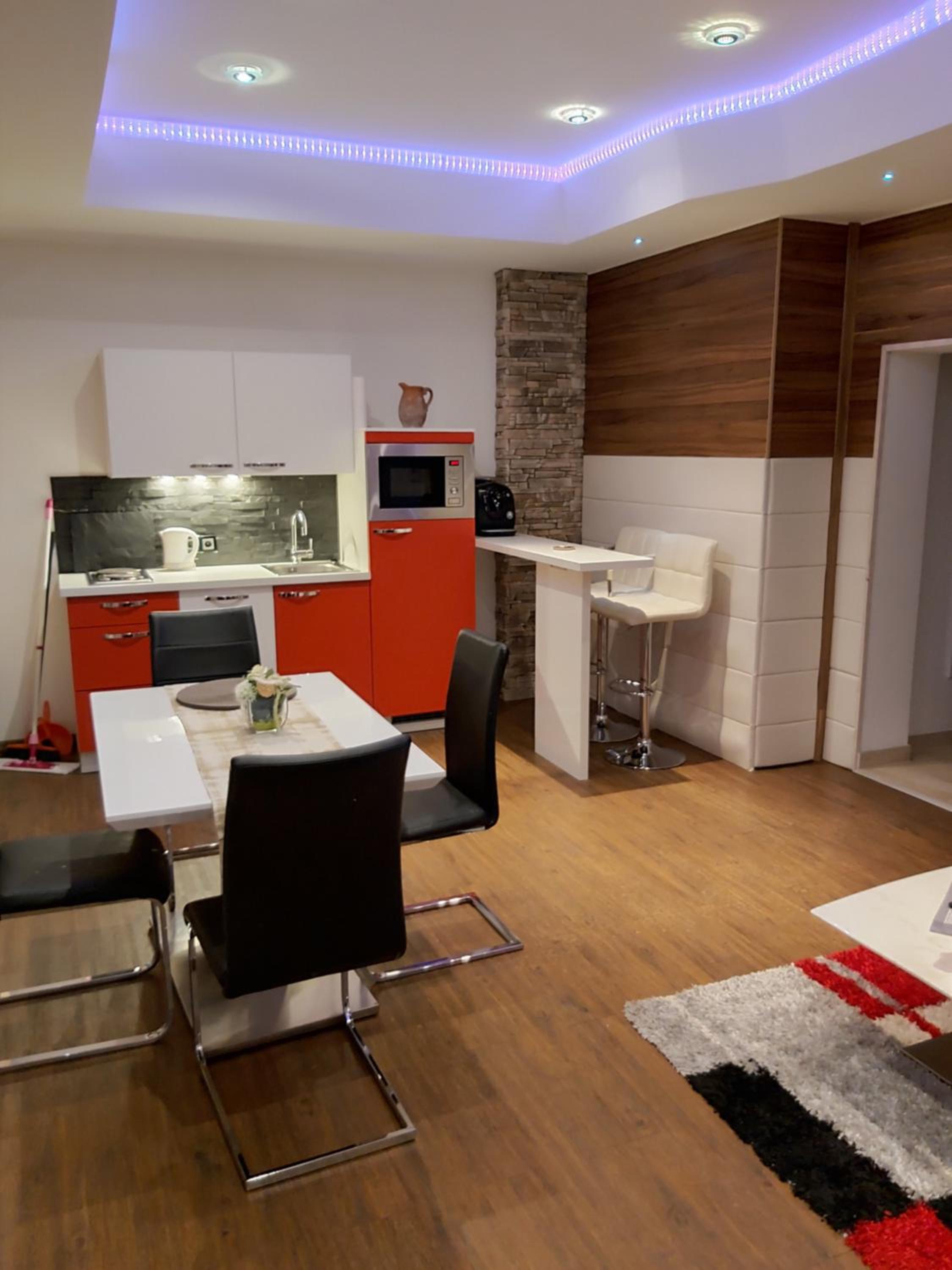 One-Bedroom Apartment with Terrace 1 photo 2